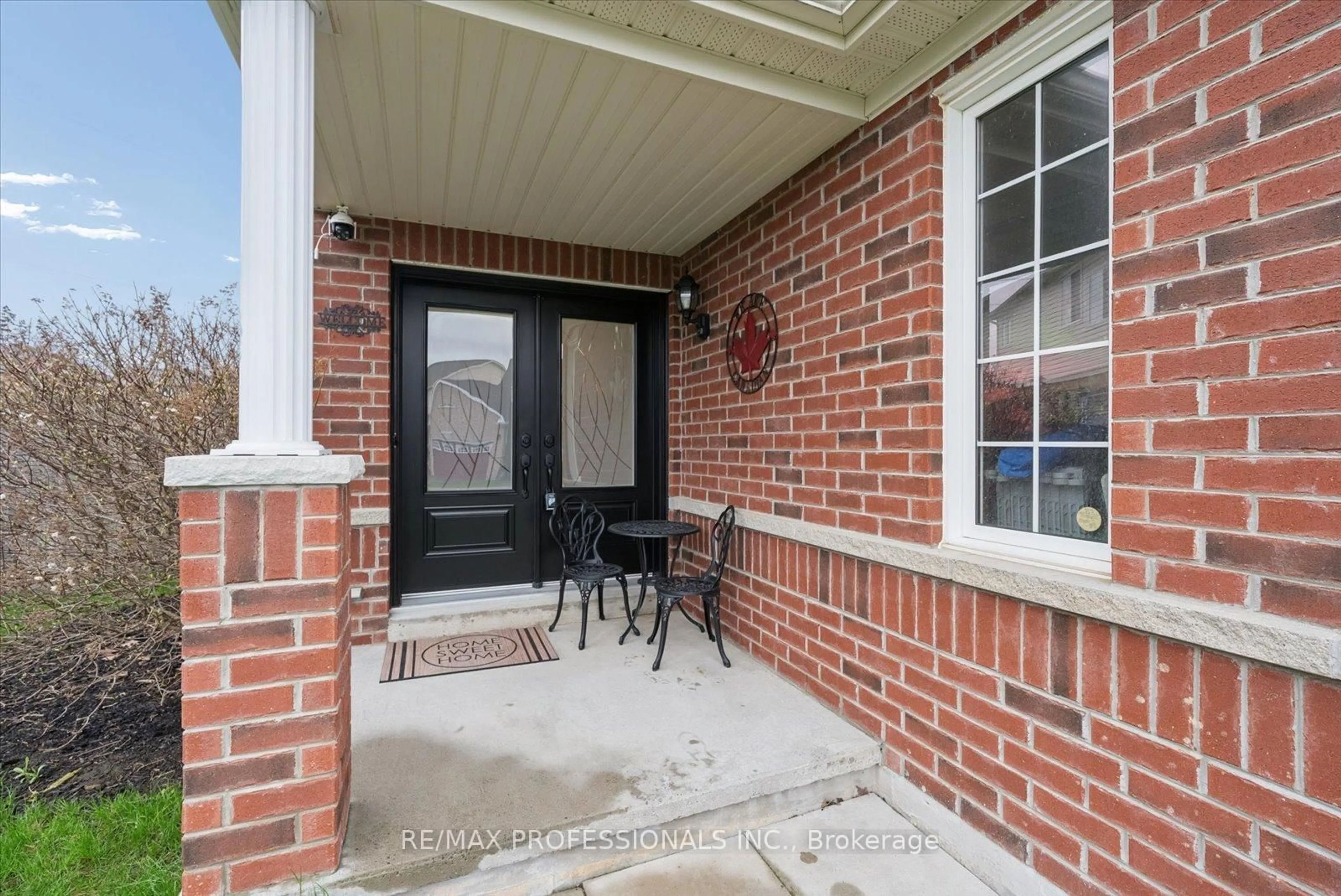 Indoor entryway for 1649 Northfield Ave, Oshawa Ontario L1K 0K8