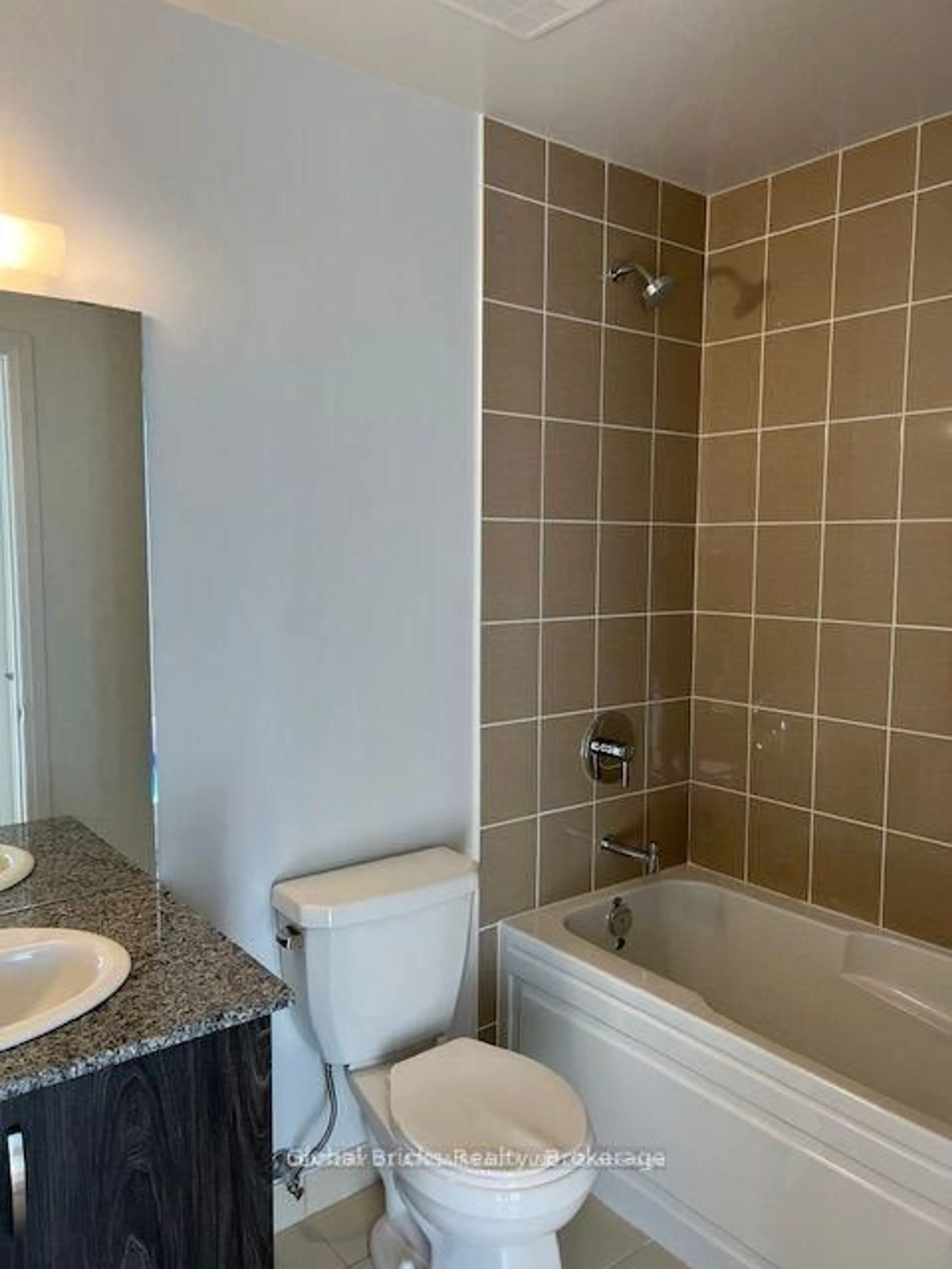 Standard bathroom, ceramic/tile floor for 10 Meadowglen Pl #410, Toronto Ontario M1G 0A8