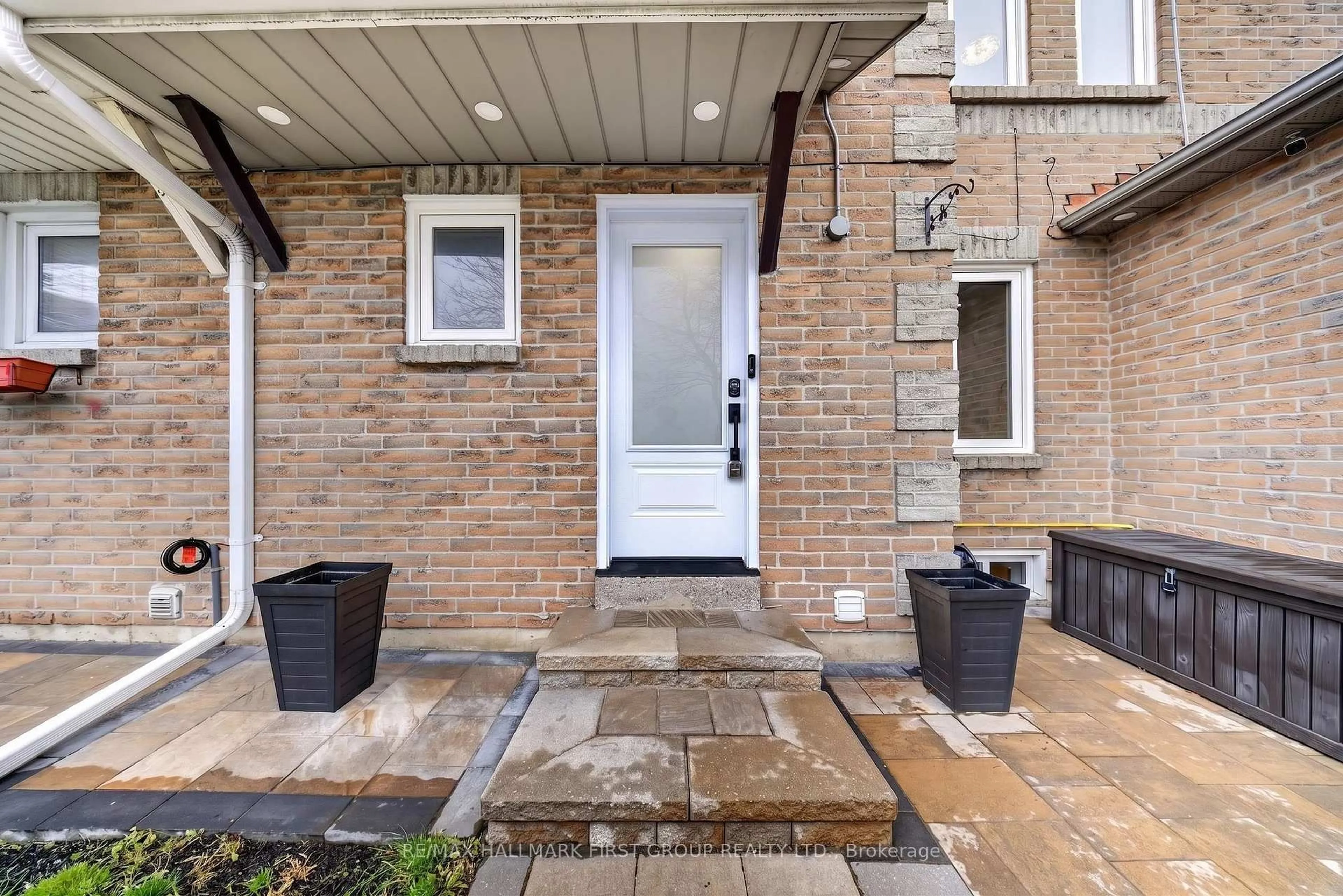 Indoor entryway for 166 Wright Cres, Ajax Ontario L1S 6X4