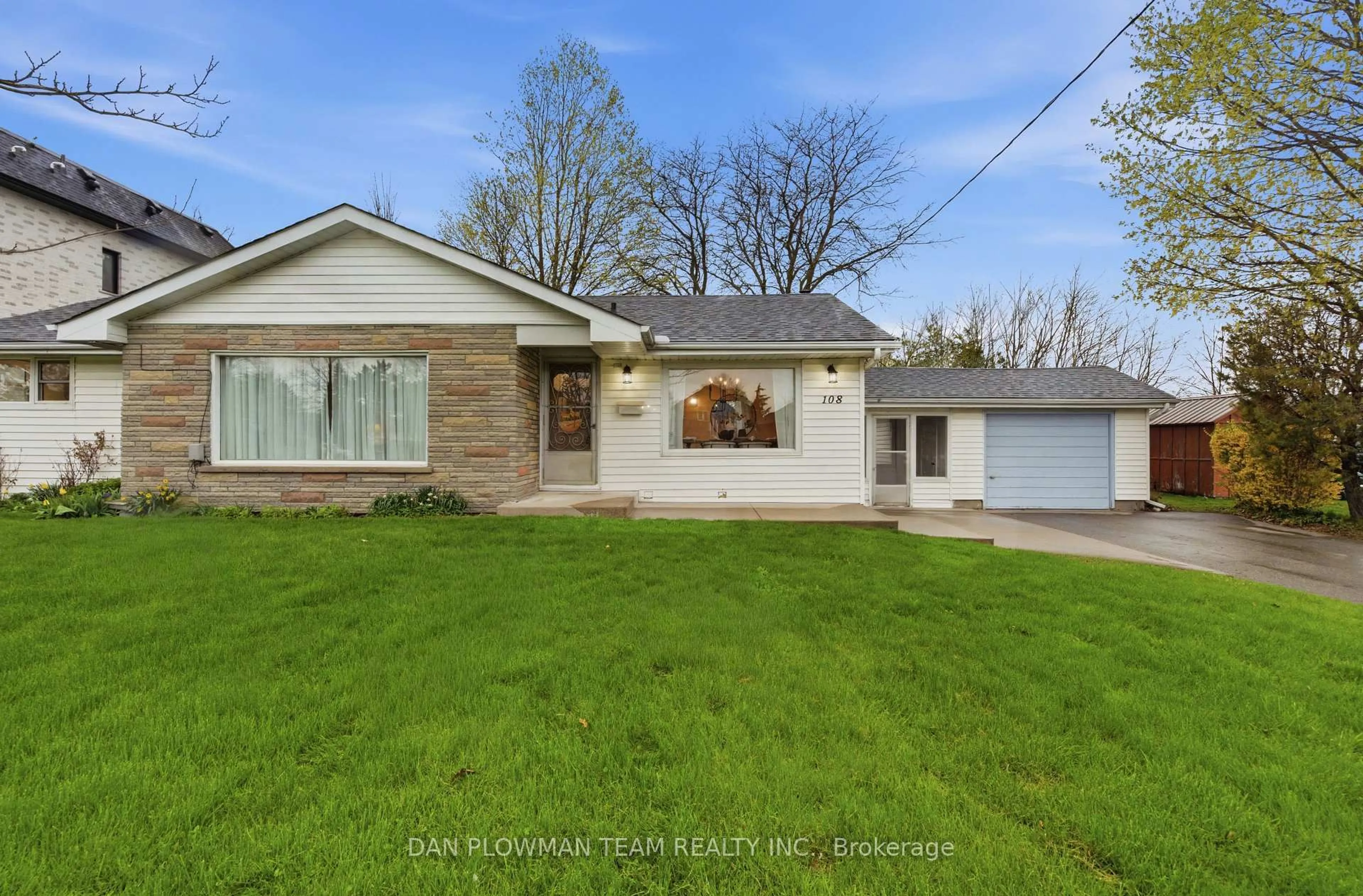 Unknown for 108 Powell Rd, Whitby Ontario L1N 2H3