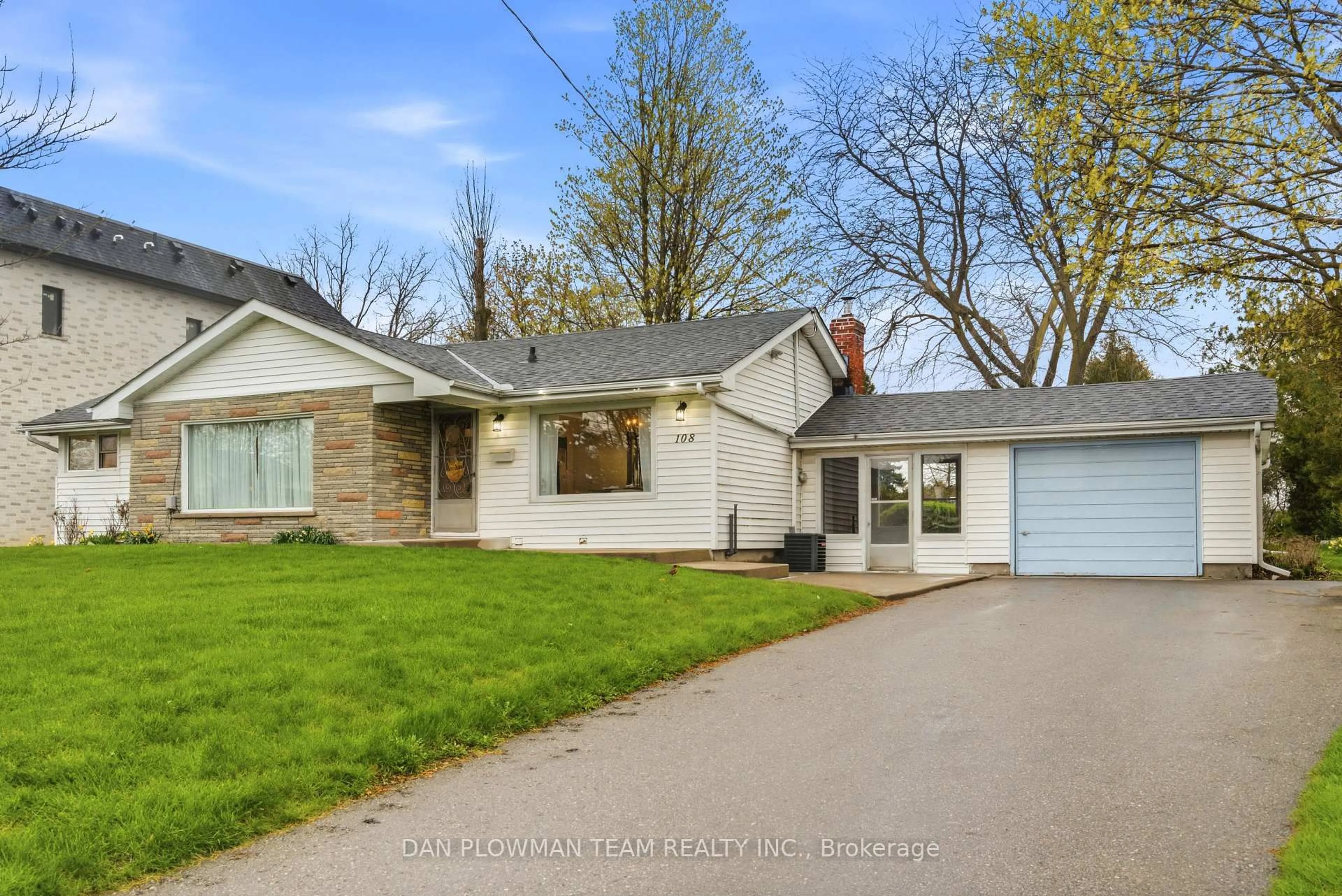 Unknown for 108 Powell Rd, Whitby Ontario L1N 2H3