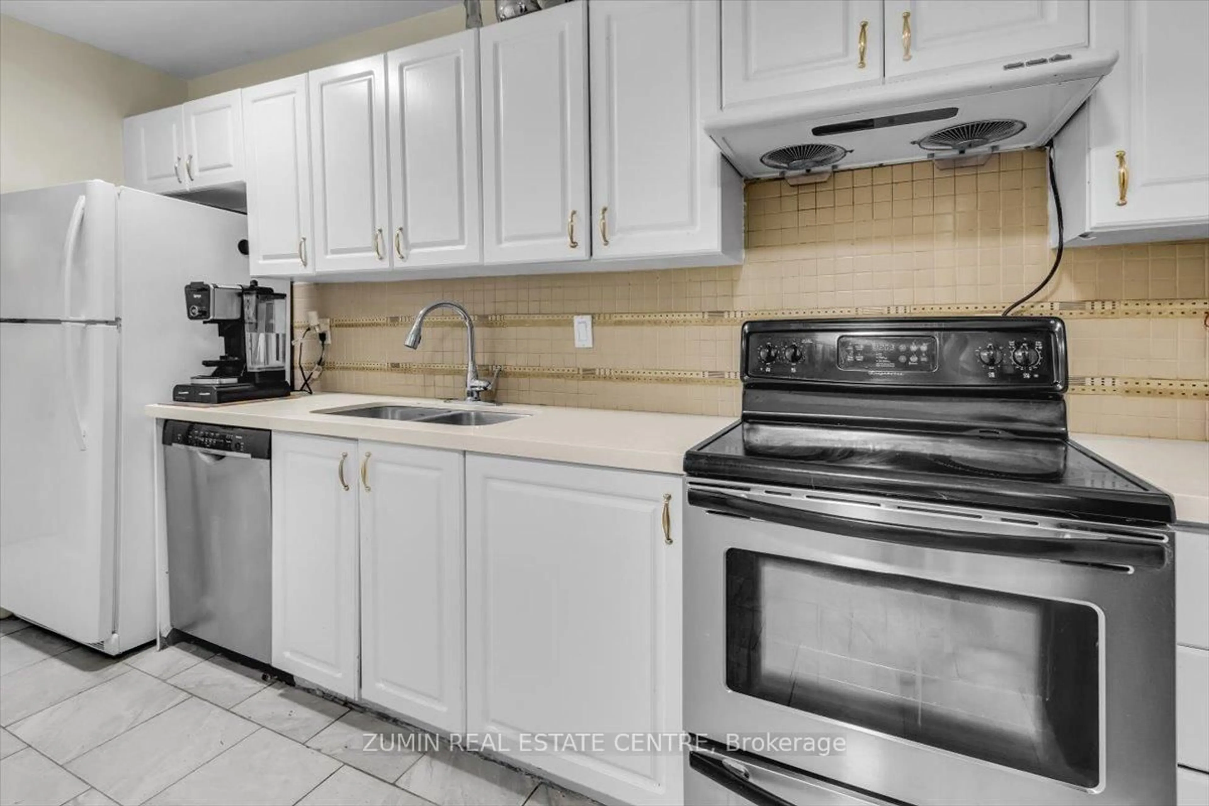 Standard kitchen, ceramic/tile floor for 100 Mornelle Crt #1075, Toronto Ontario M1E 4X2