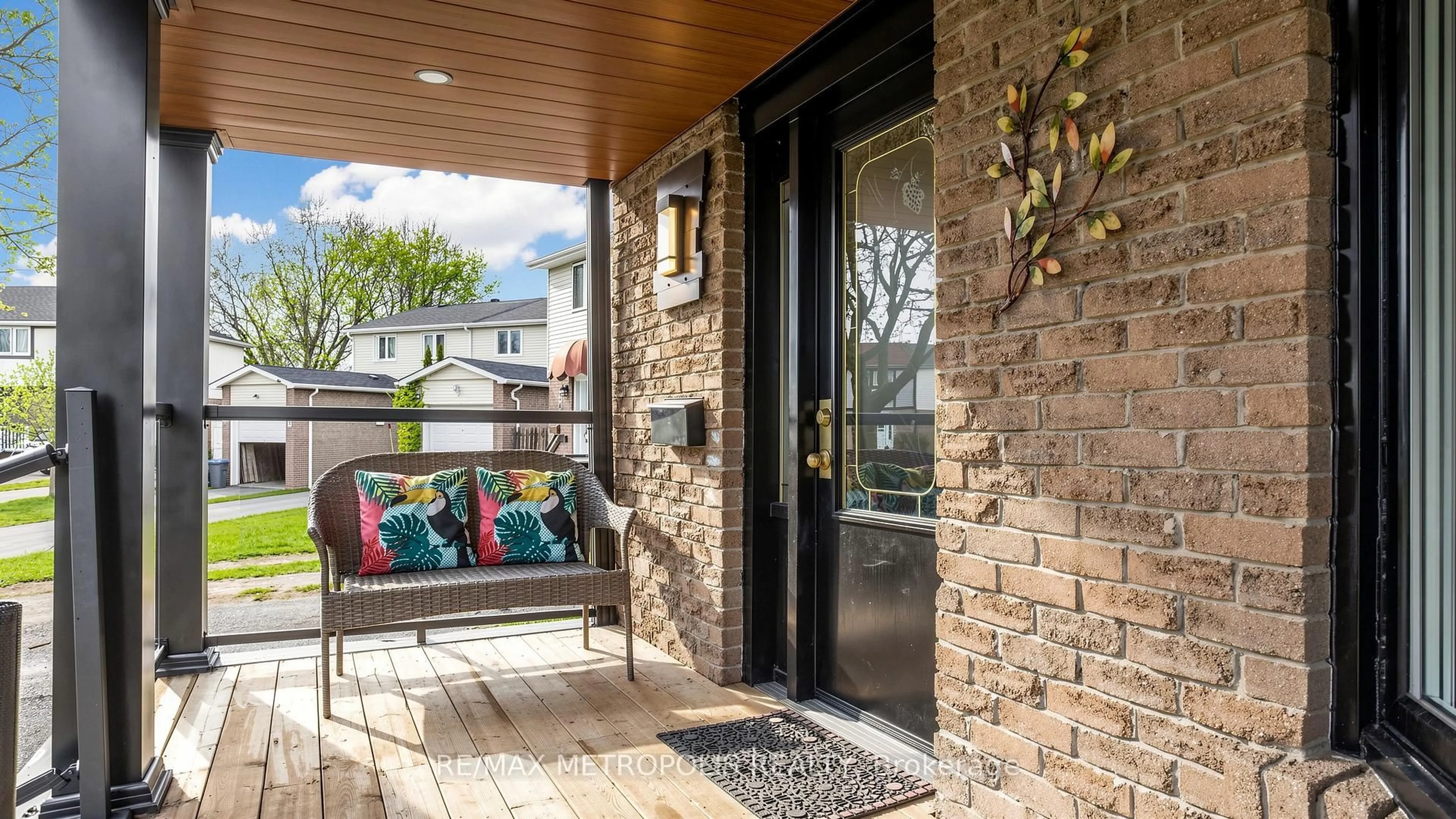 Unknown for 334 Killarney Crt, Oshawa Ontario L1J 6C7