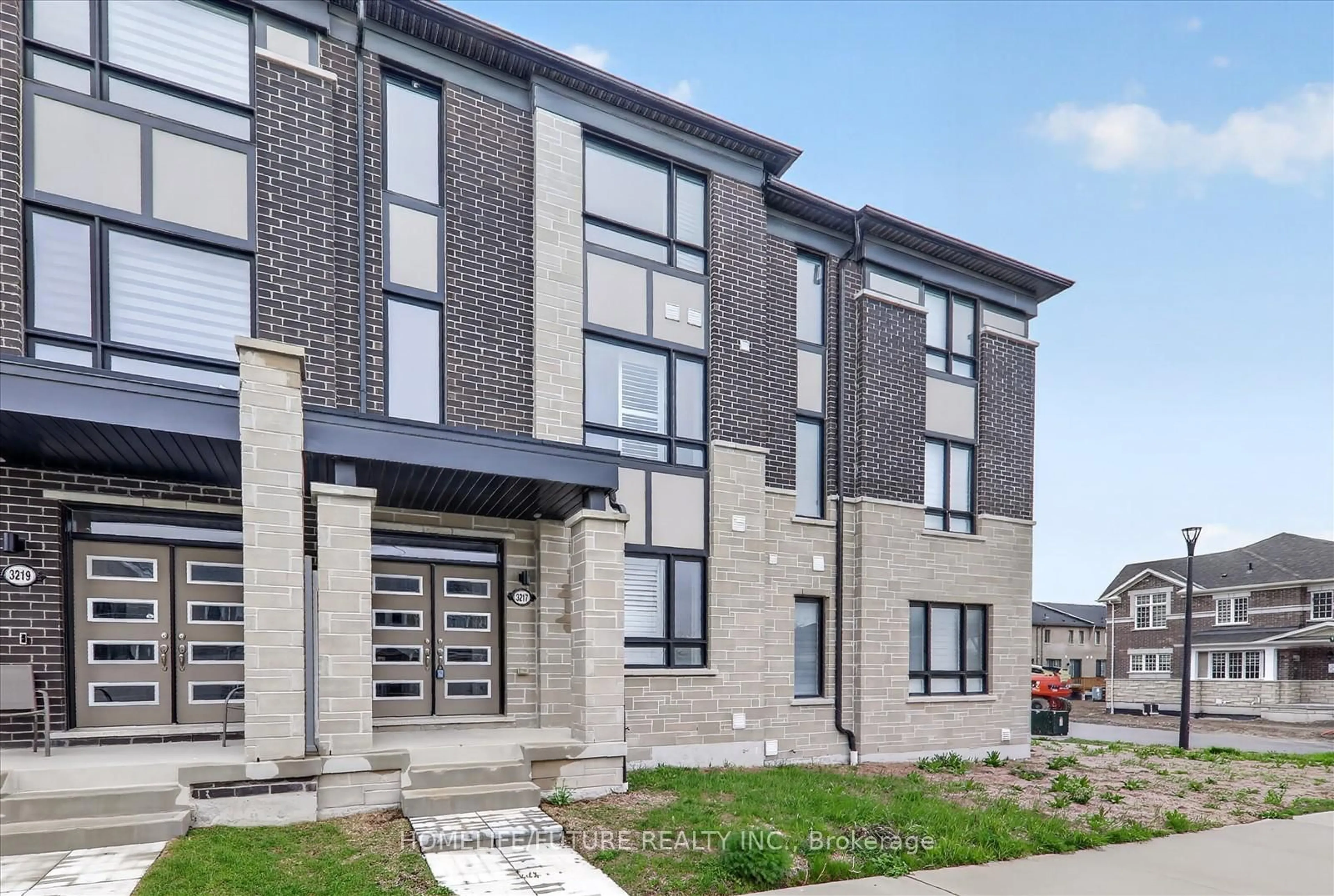 Unknown for 3217 Brigadier Ave, Pickering Ontario L1X 0N4