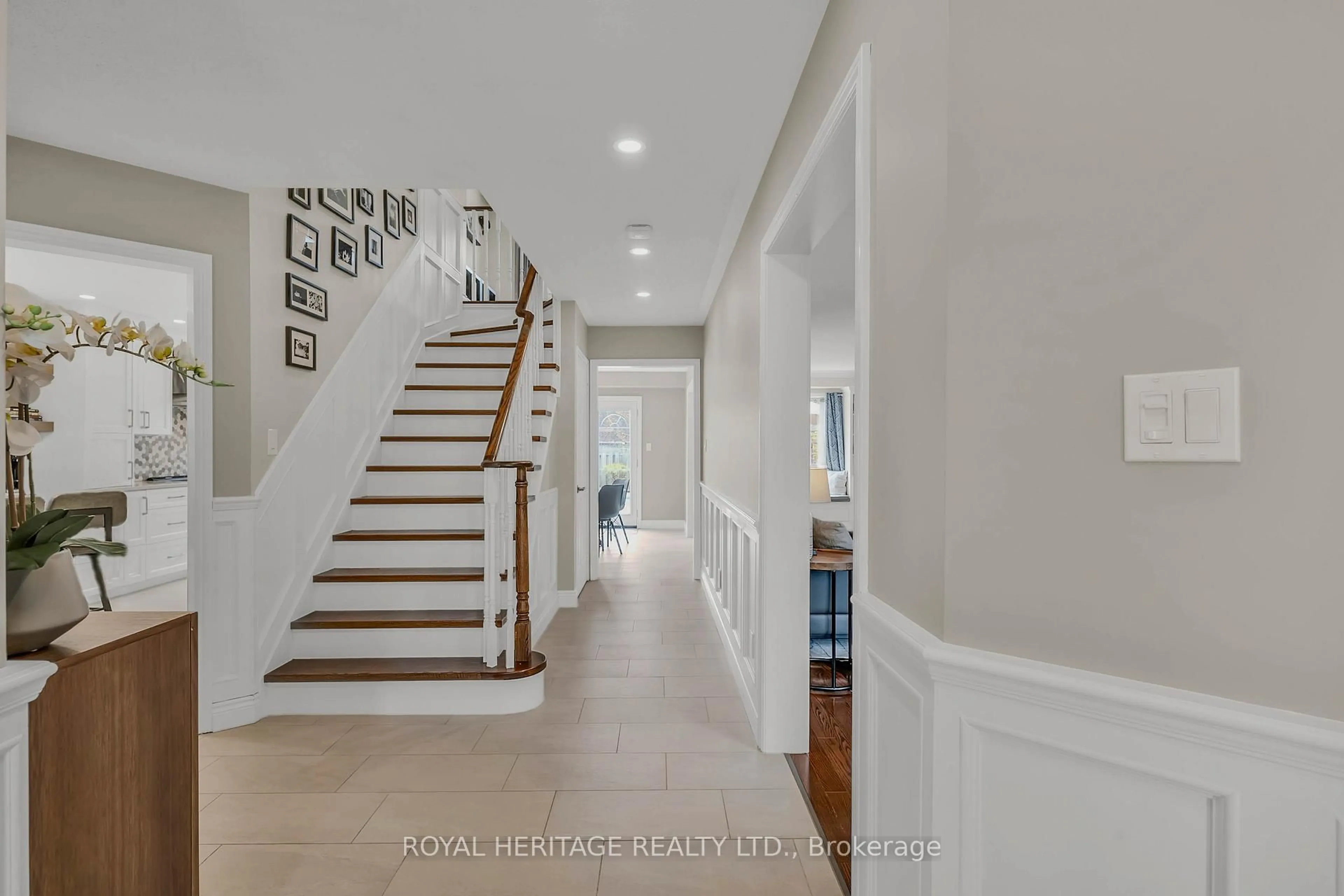 Indoor entryway for 65 Ireland St, Clarington Ontario L1C 4V1
