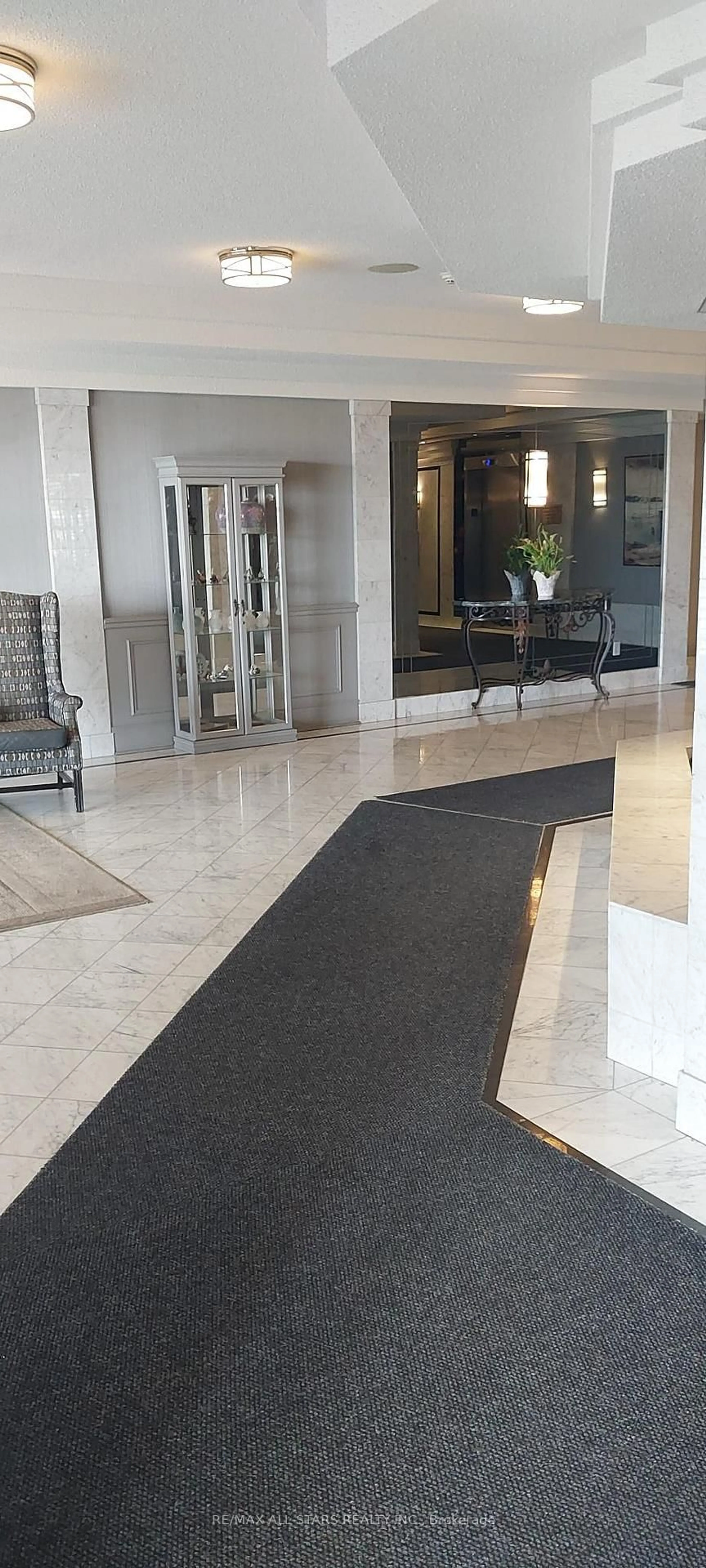 Lobby for 1 Greystone Walk Dr #1889, Toronto Ontario M1K 5J3