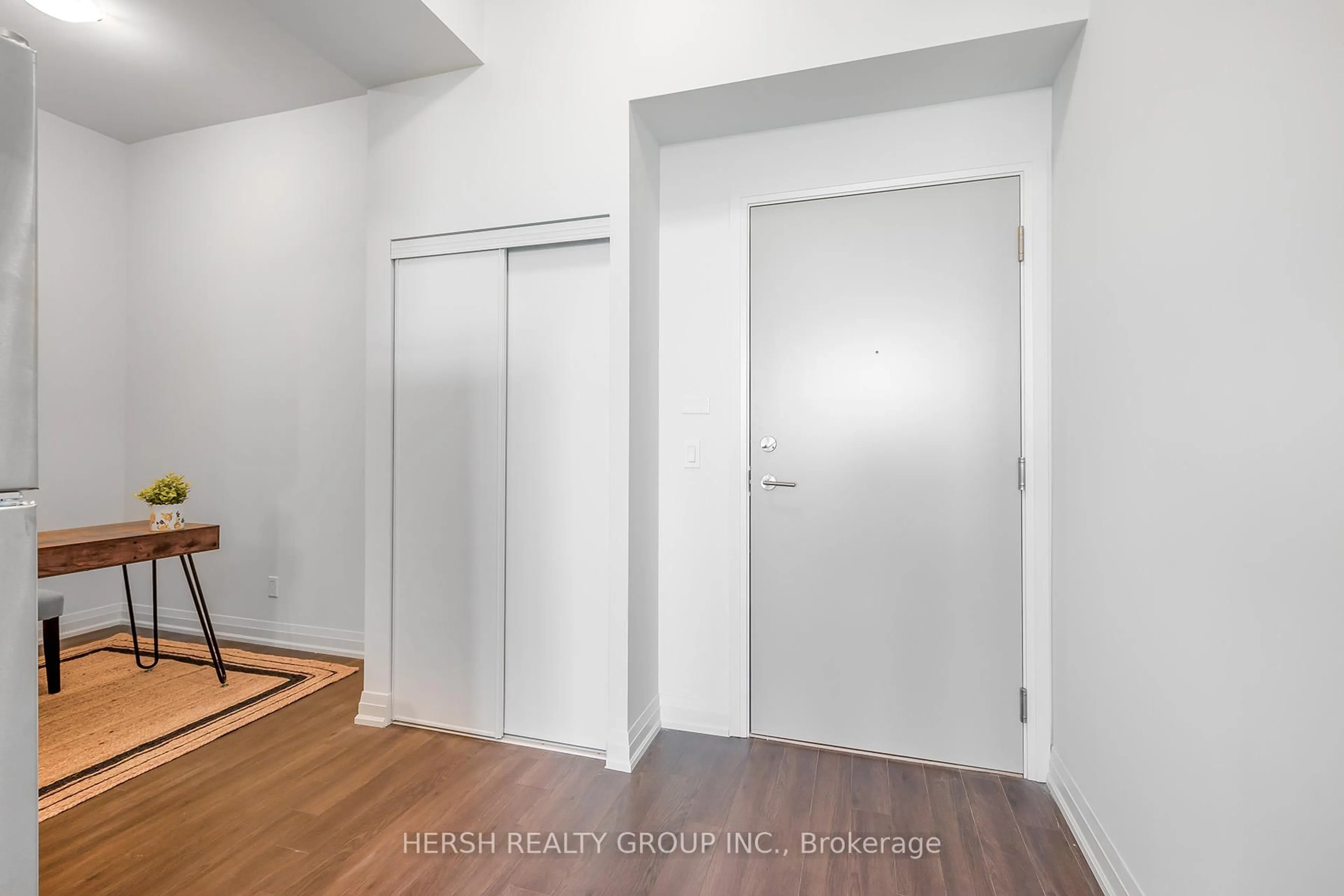 Indoor entryway for 10 Meadowglen Pl #1401, Toronto Ontario M1G 0A8