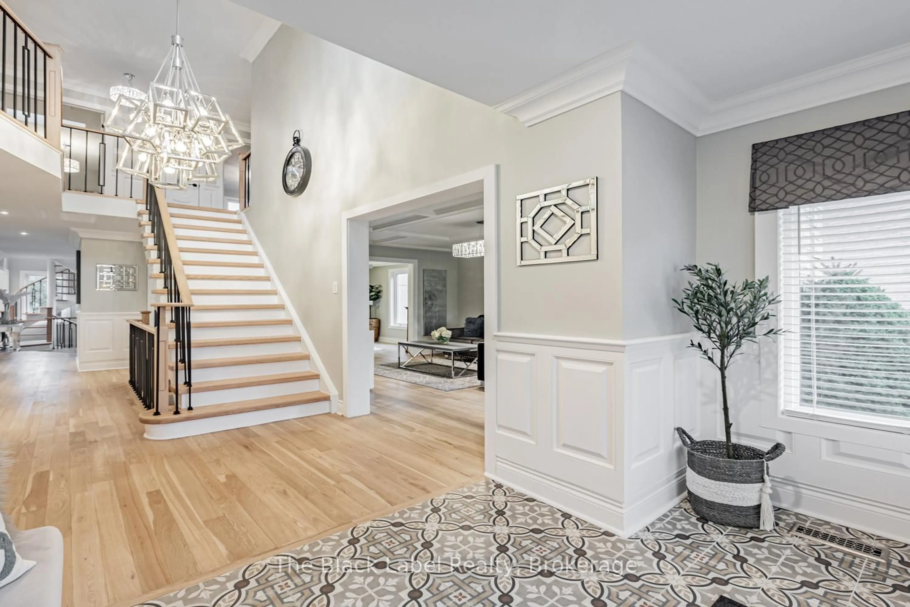 Indoor entryway for 48 Lipton Cres, Whitby Ontario L1R 1W7