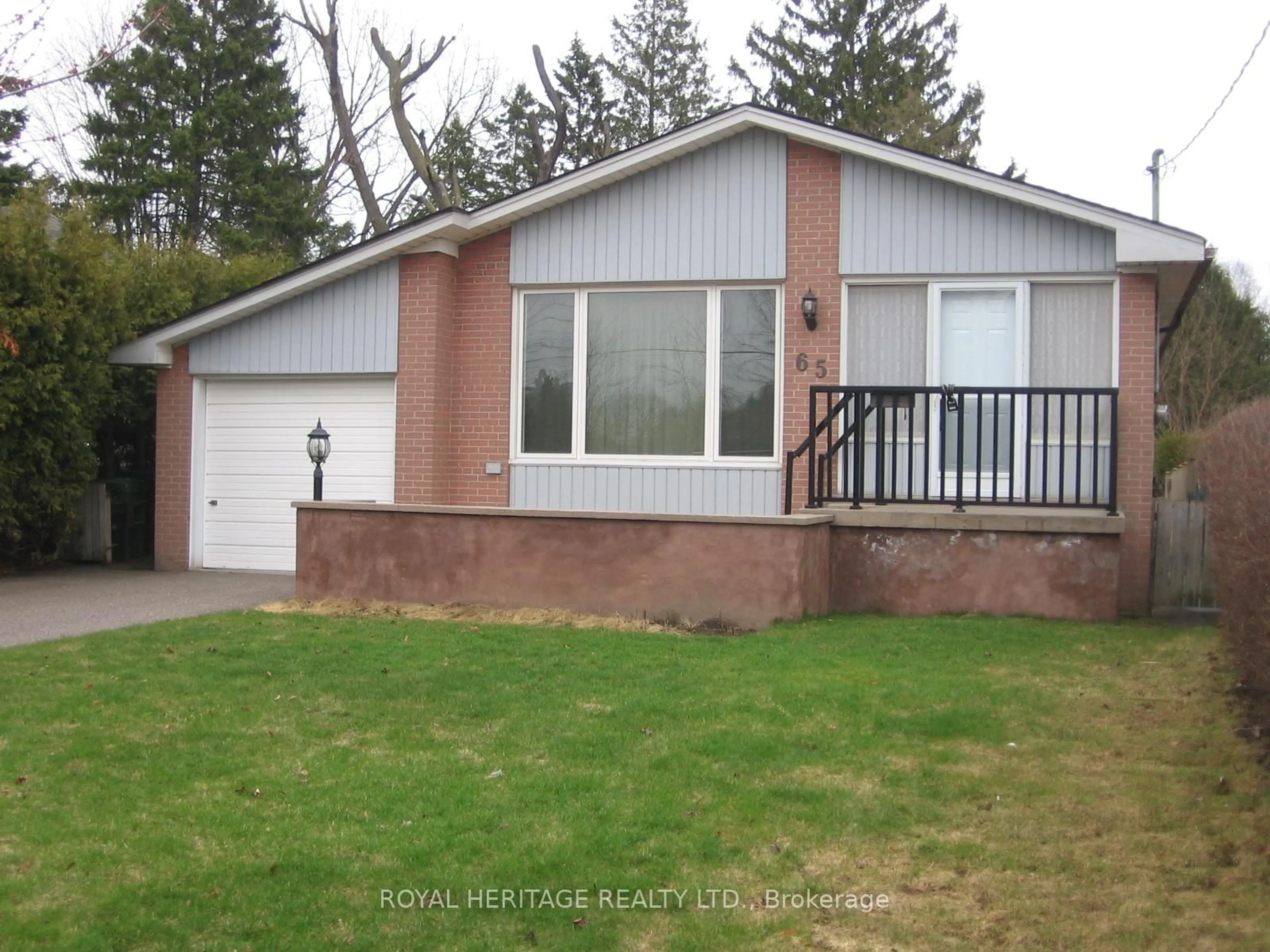 Home with vinyl exterior material, street for 65 Bennett Rd, Toronto Ontario M1E 3Y2