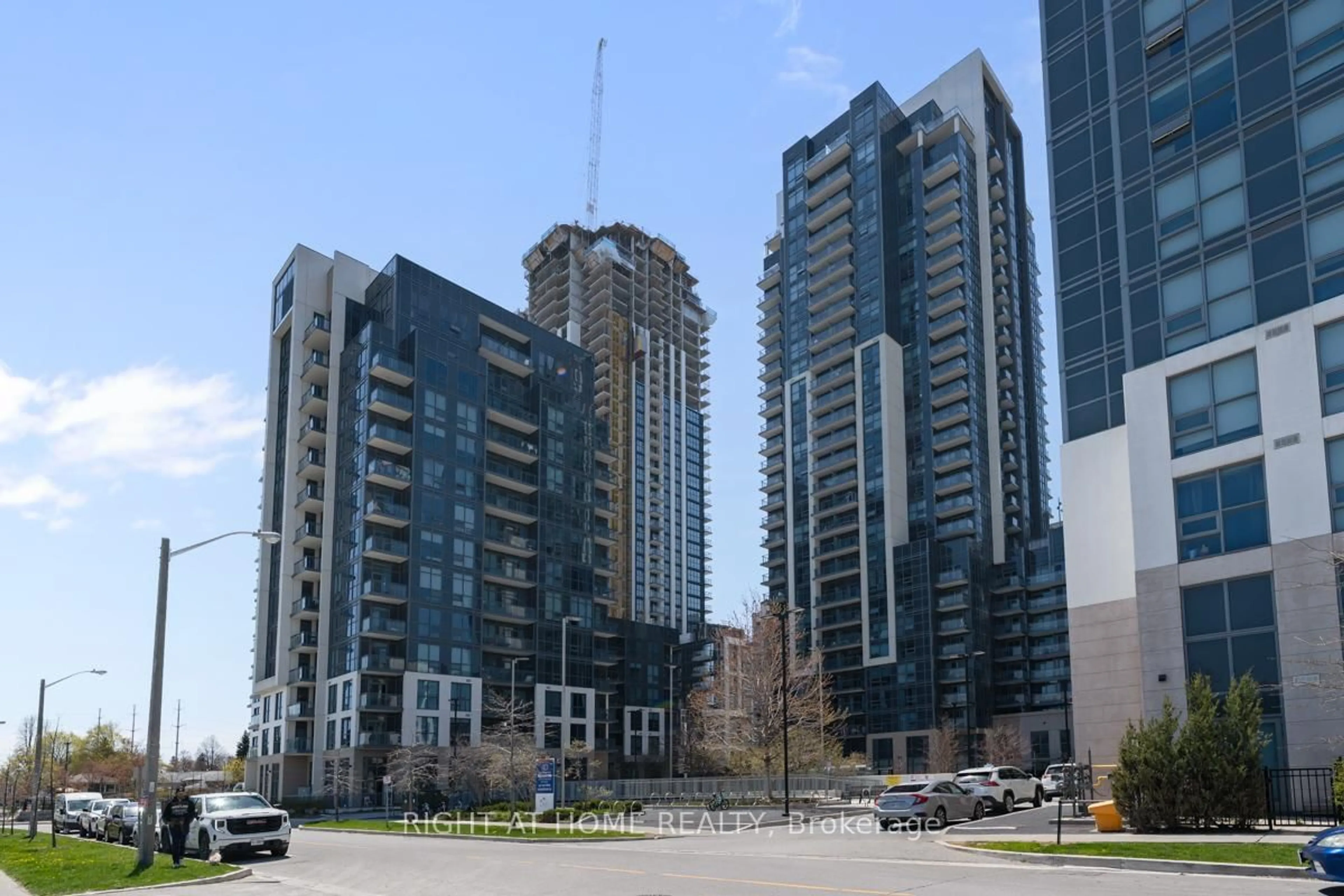 Unknown for 10 MEADOWGLEN Pl #312, Toronto Ontario M1G 0A8