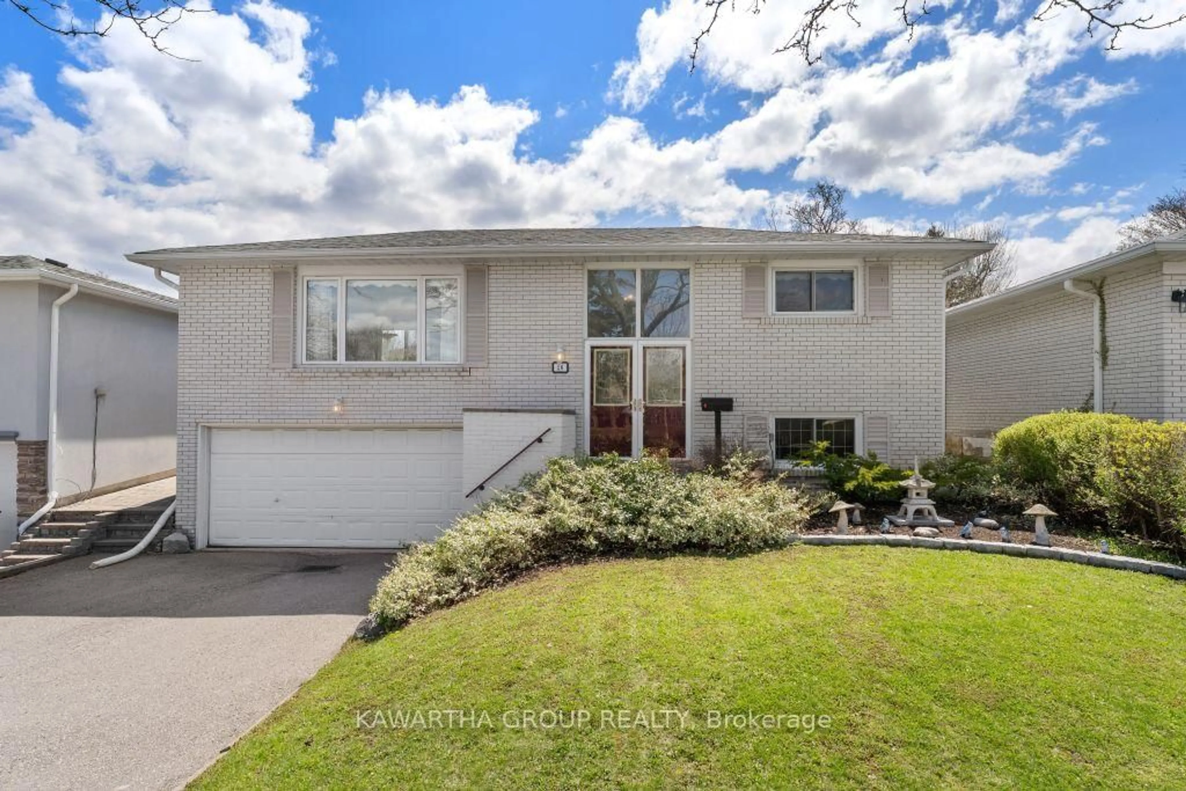Home with vinyl exterior material, street for 26 Wichey Rd, Toronto Ontario M1C 2H6