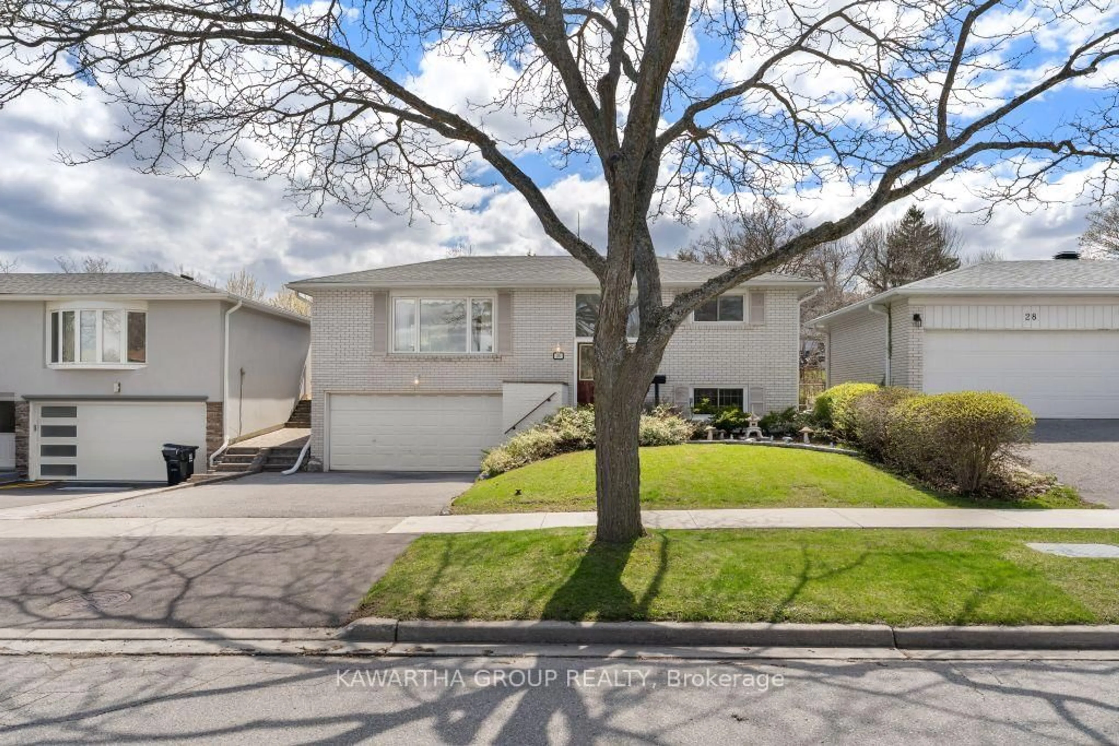 Home with vinyl exterior material, street for 26 Wichey Rd, Toronto Ontario M1C 2H6