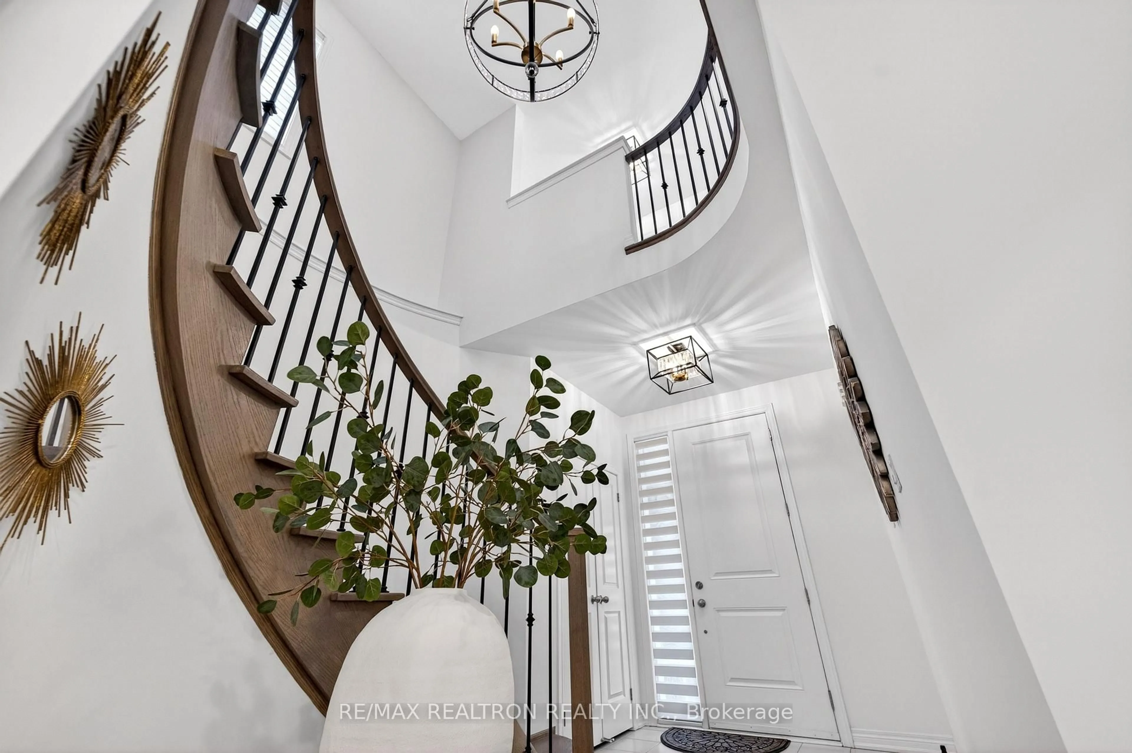 Stairs for 7 Forman St, Scugog Ontario L9L 0B2