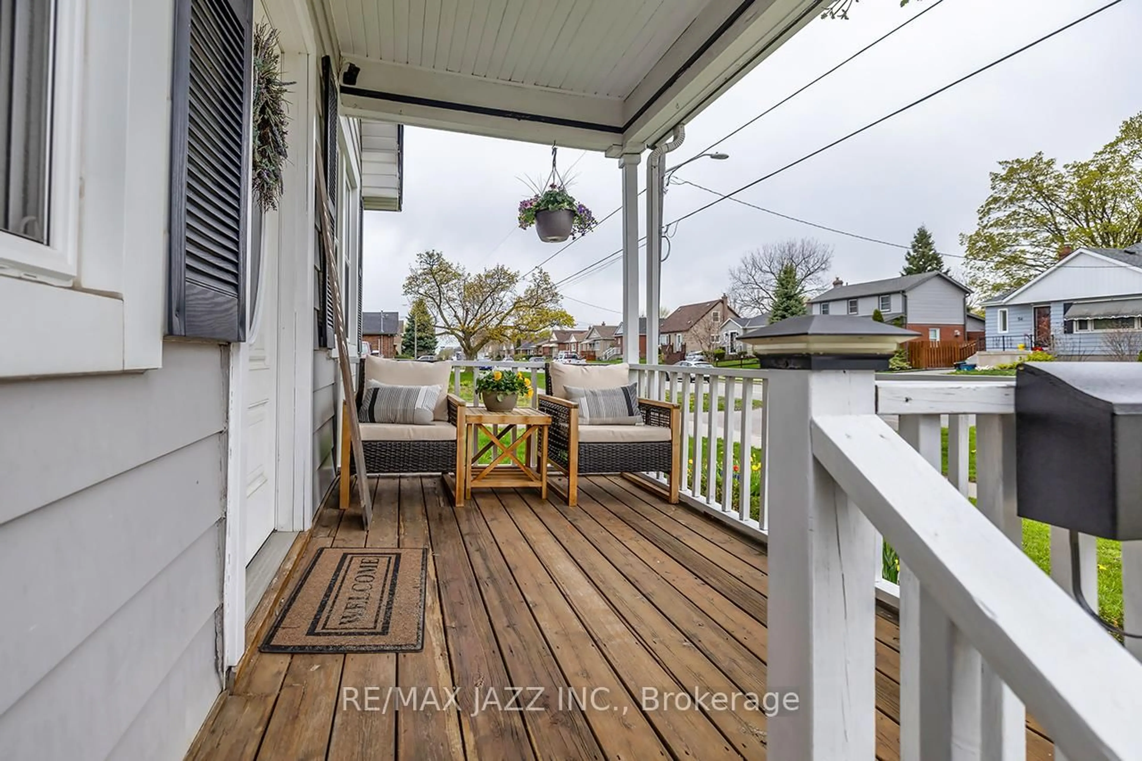 Patio, street for 45 Wilson Rd, Oshawa Ontario L1H 6B6