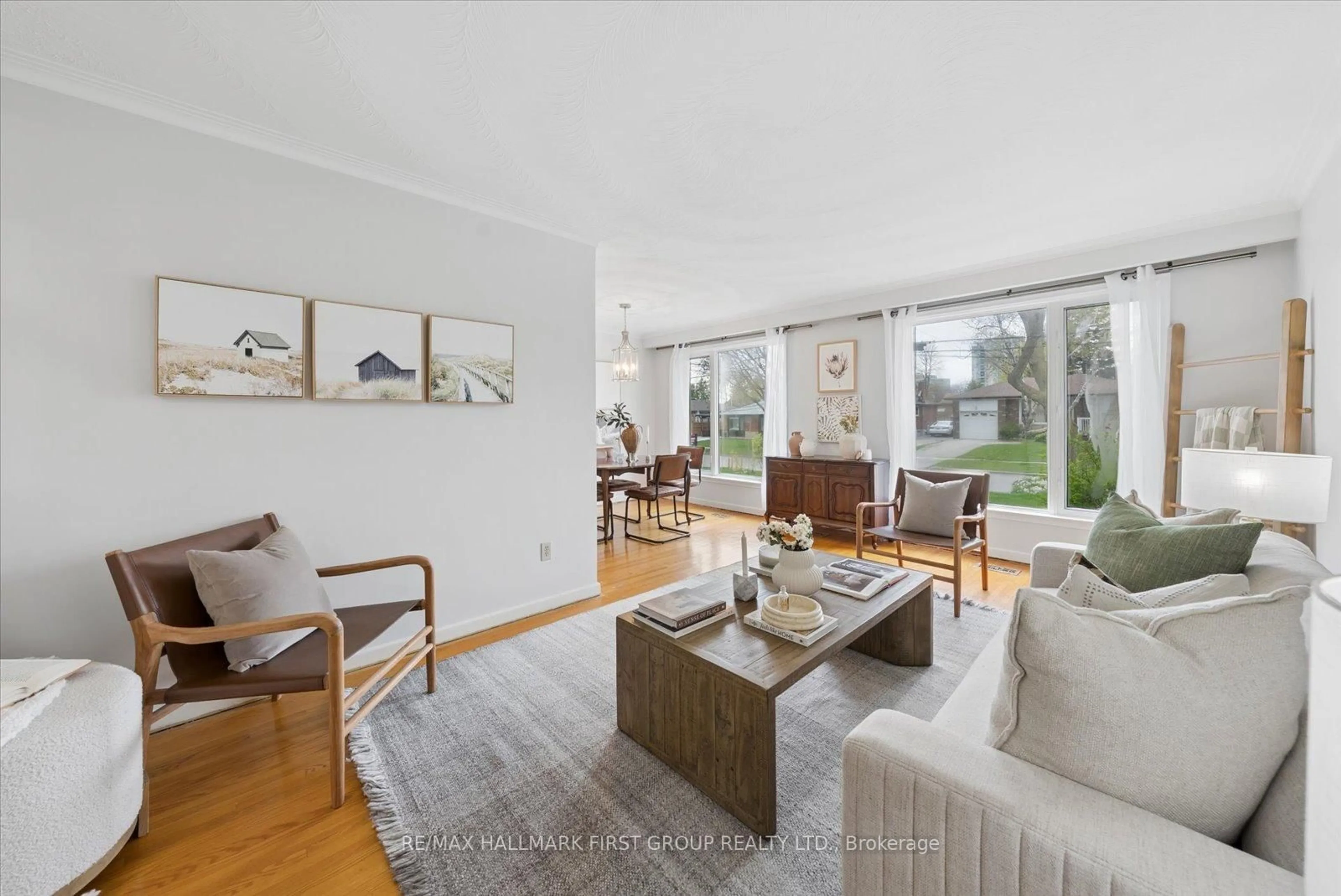 Living room with furniture, unknown for 19 Madrid St, Toronto Ontario M1P 4L7