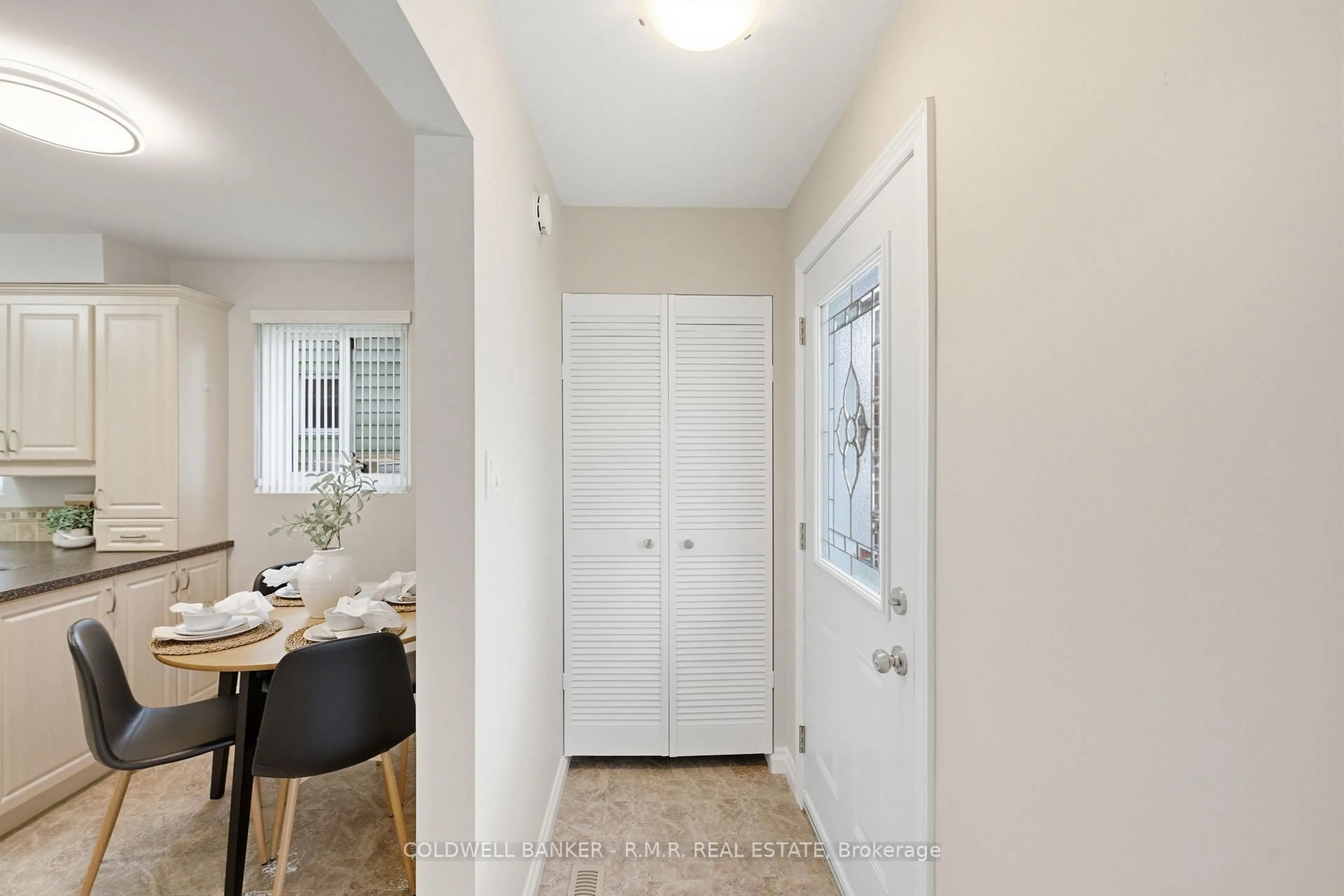 Indoor entryway for 410 Century St, Oshawa Ontario L1K 1C6