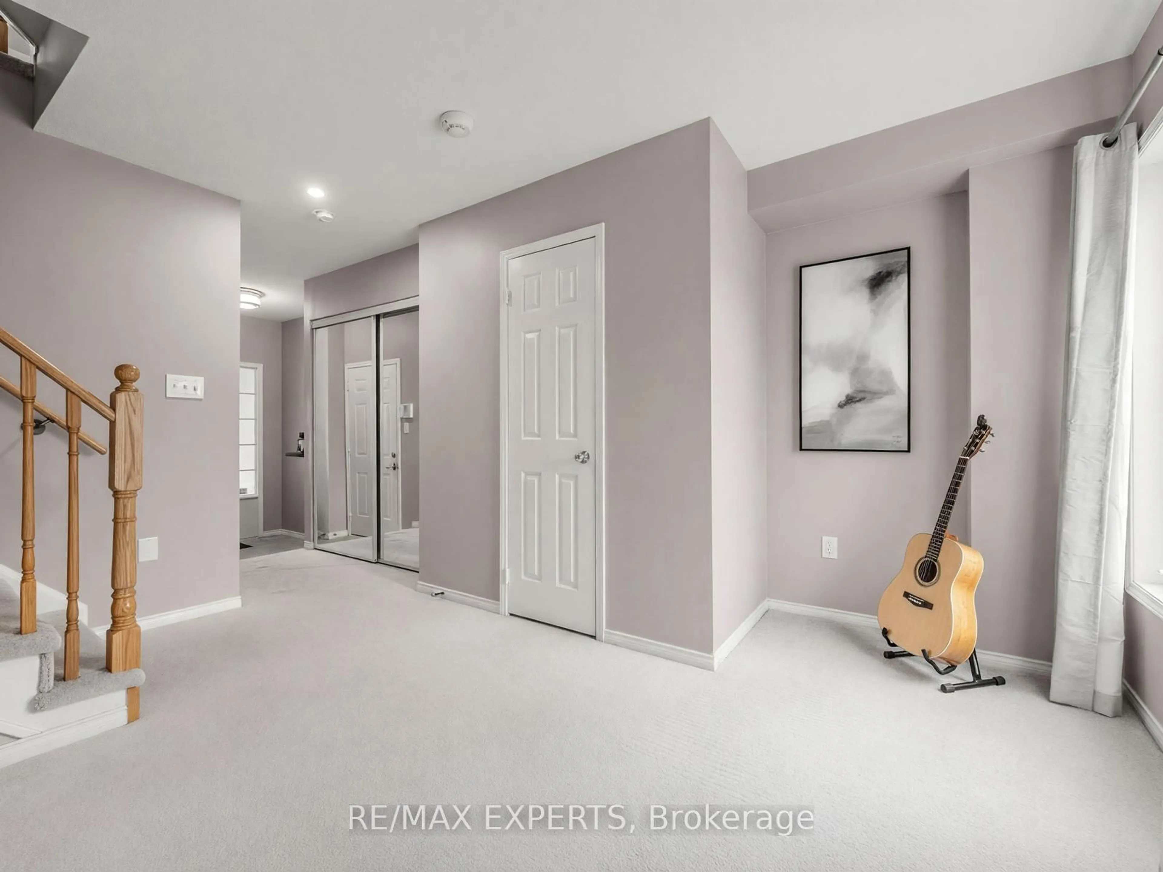 Indoor entryway for 125 Devineridge Ave, Ajax Ontario L1Z 0K6