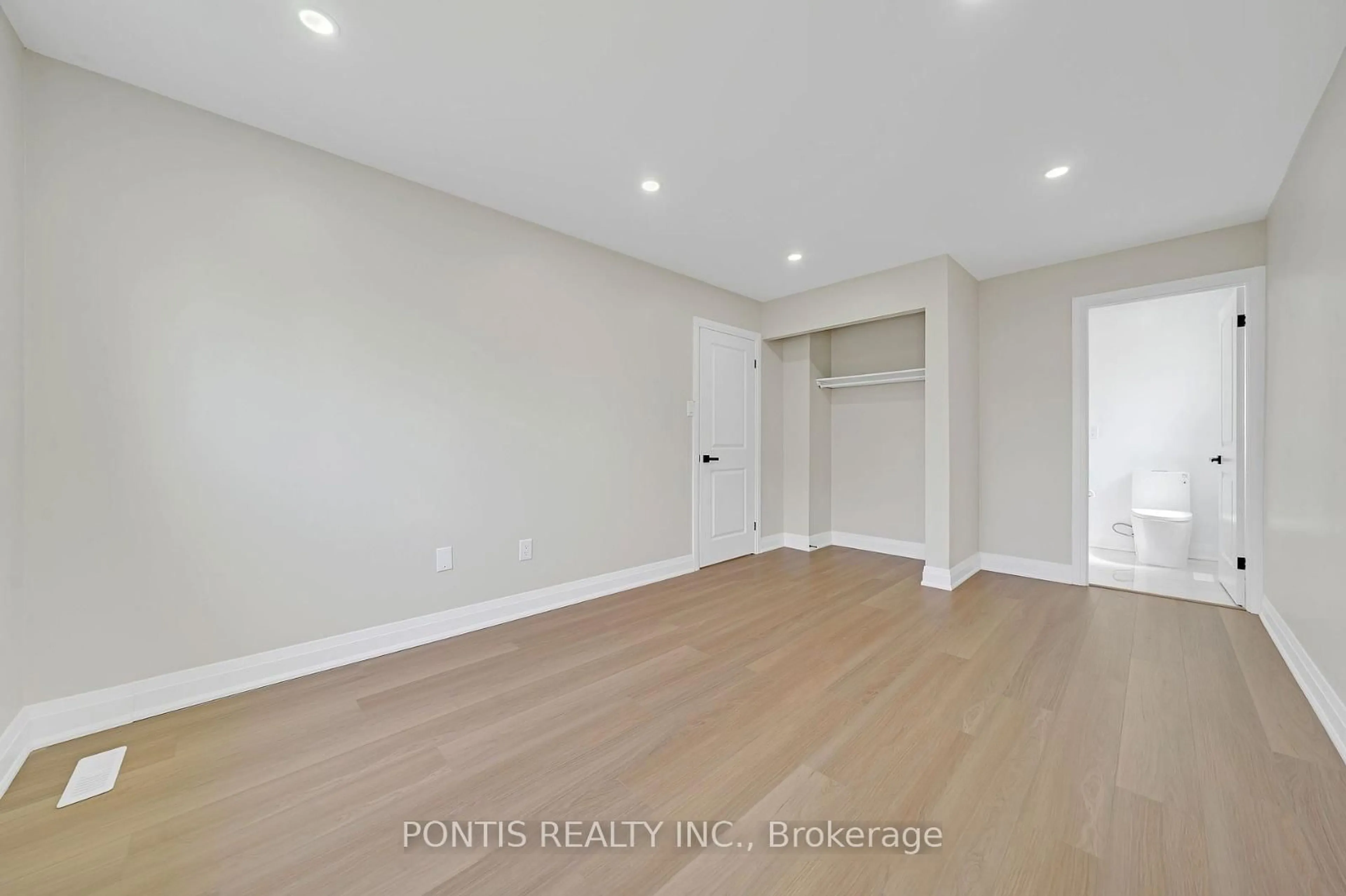 A pic of a room for 110 Michael Blvd, Whitby Ontario L1N 5V9