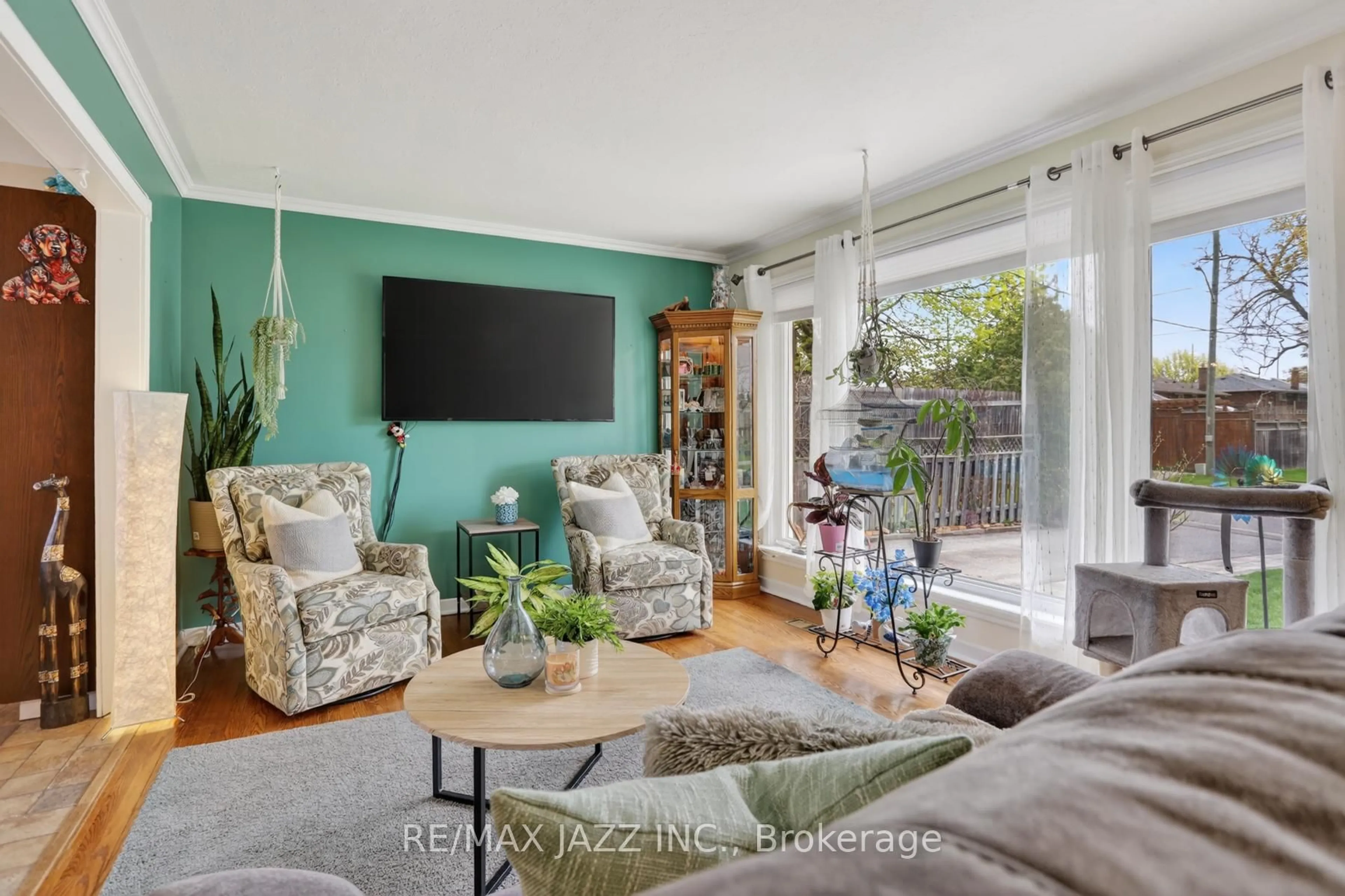 Living room with furniture, unknown for 1206 Belvedere Ave, Oshawa Ontario L1H 1T3