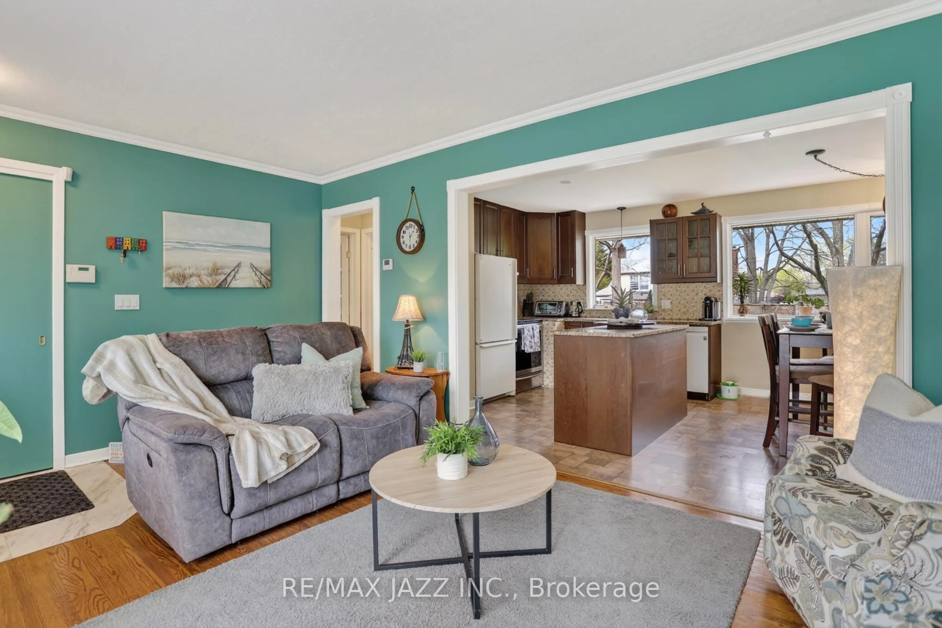 Open concept kitchen, unknown for 1206 Belvedere Ave, Oshawa Ontario L1H 1T3