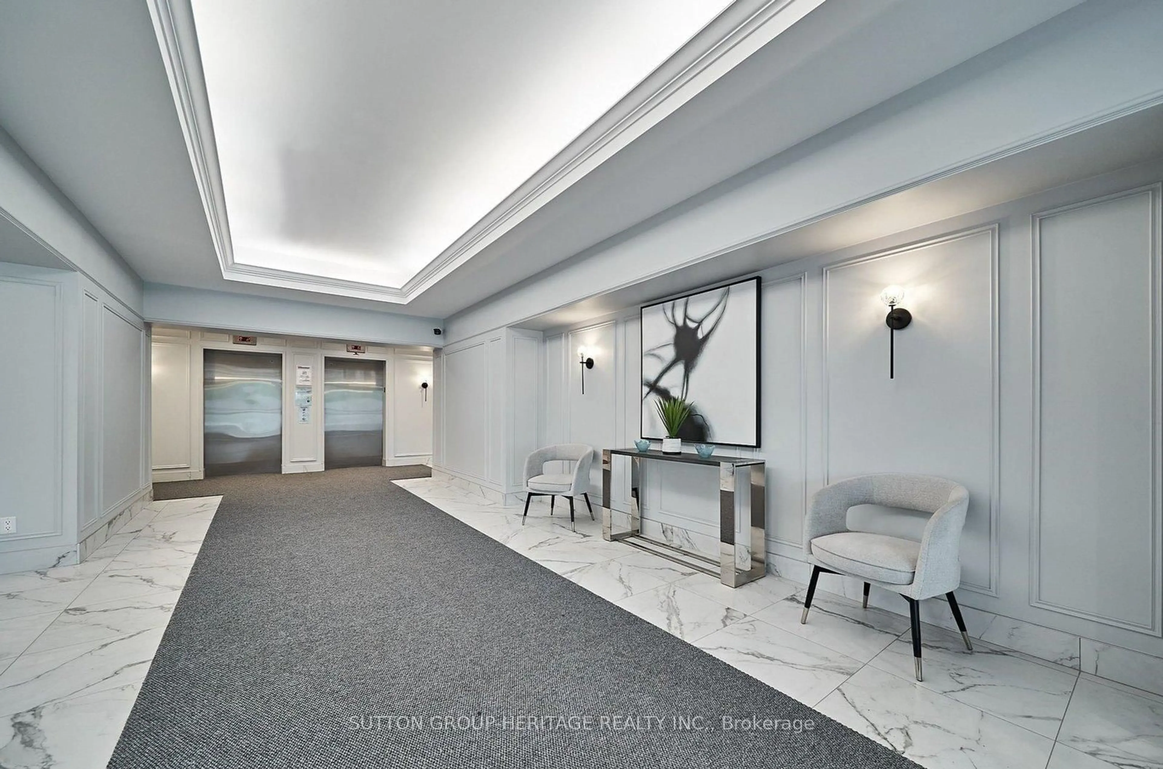 Lobby for 712 Rossland Rd #1109, Whitby Ontario L1N 9E8