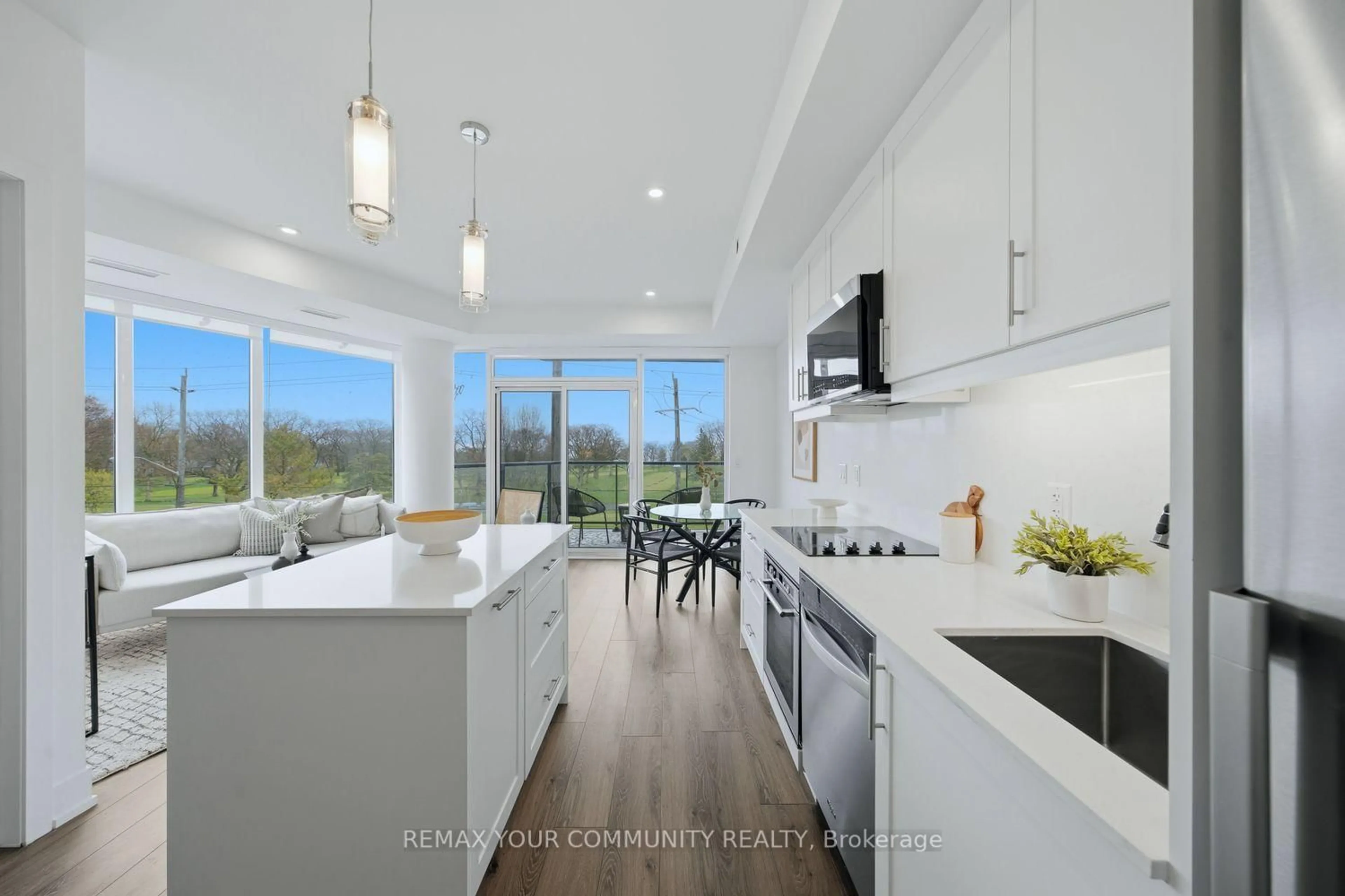 Open concept kitchen, ceramic/tile floor for 1316 Kingston Rd #305, Toronto Ontario M1N 1P6