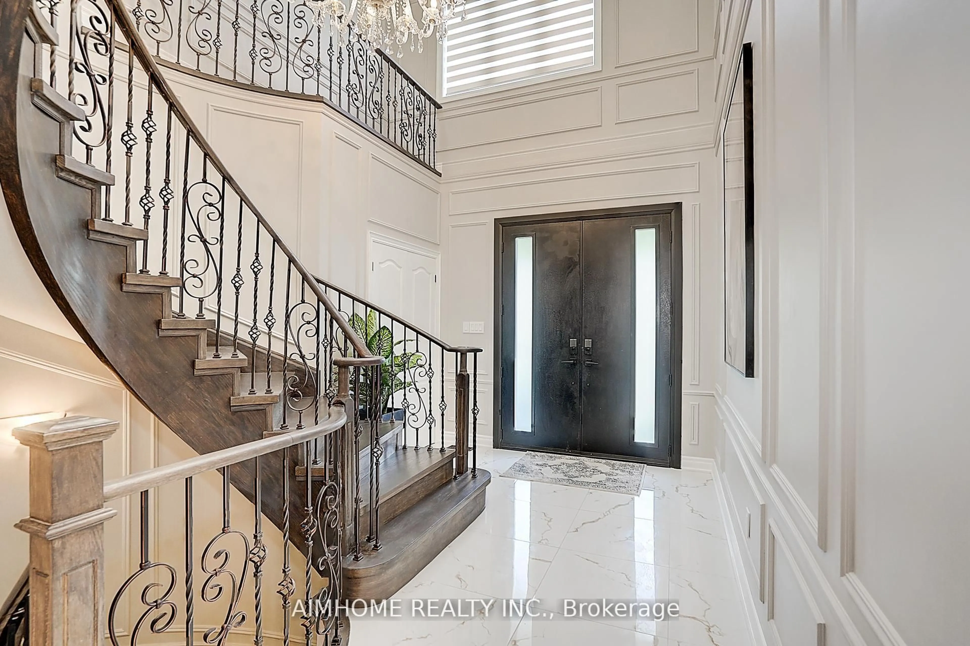 Indoor foyer for 901 Eagle Ridge Dr, Oshawa Ontario L1K 2Z9