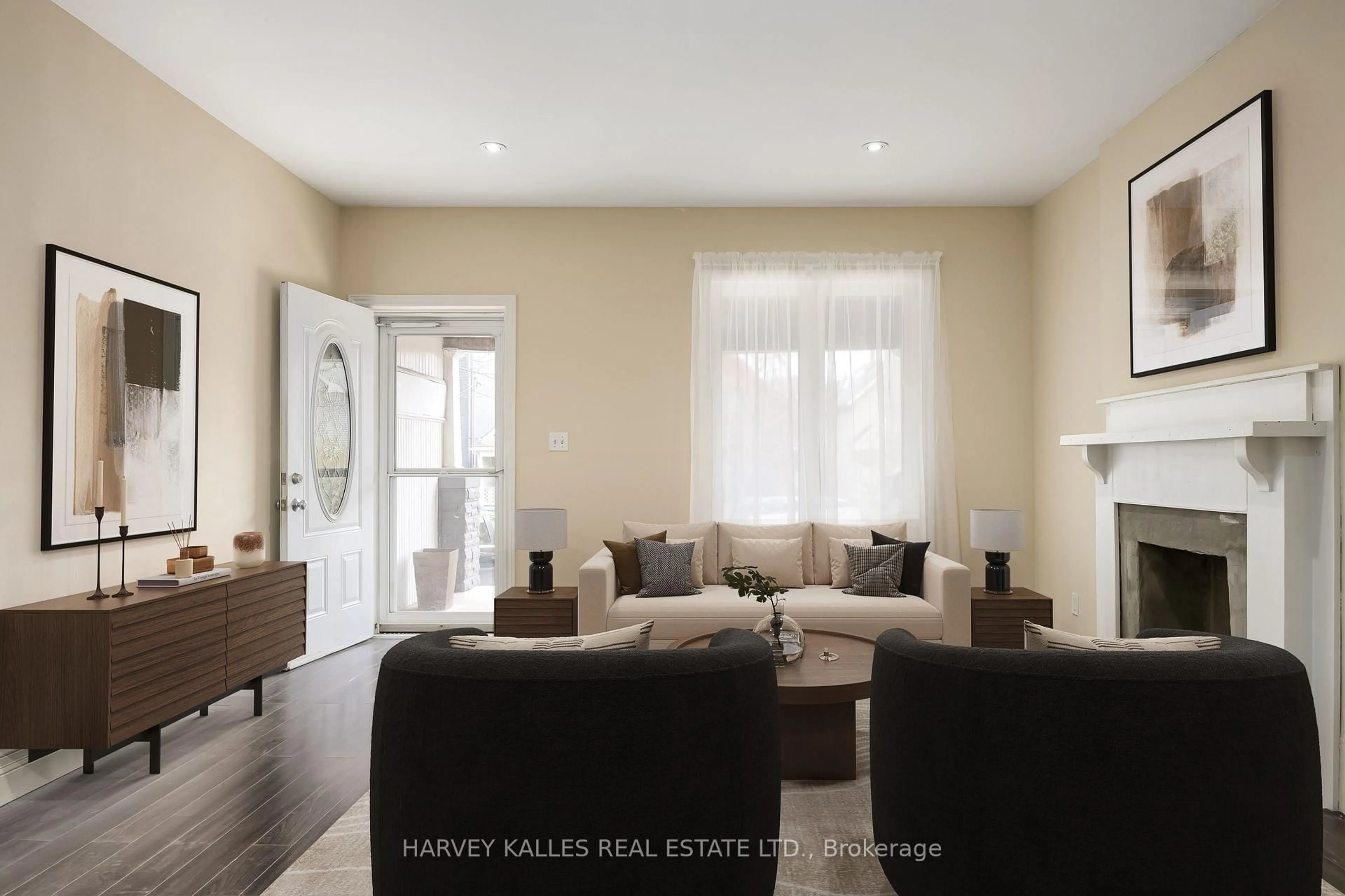 Living room with furniture, unknown for 50 Ashdale Ave, Toronto Ontario M4L 2Y7