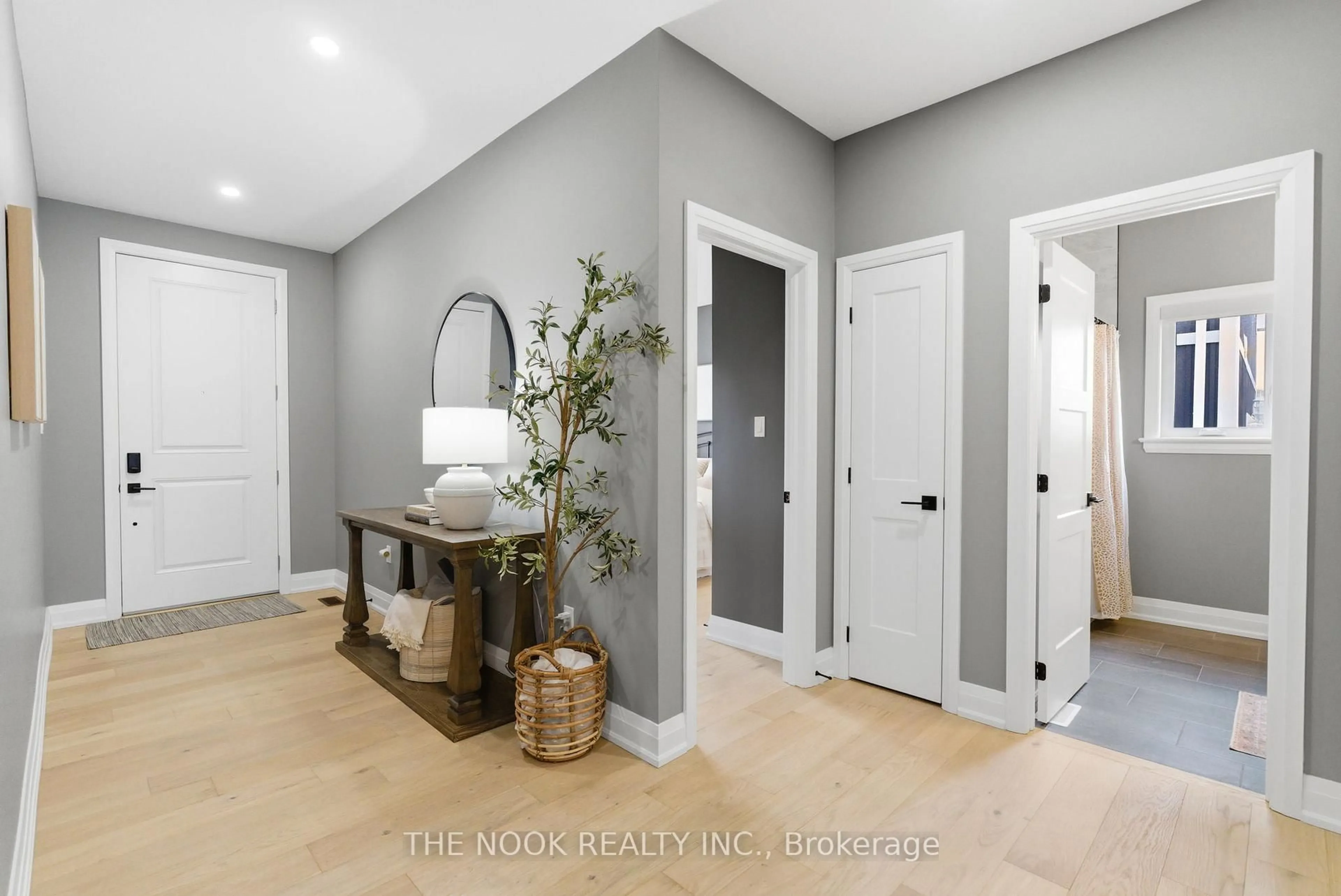 Indoor entryway for 75B Duke St, Clarington Ontario L1C 2V7
