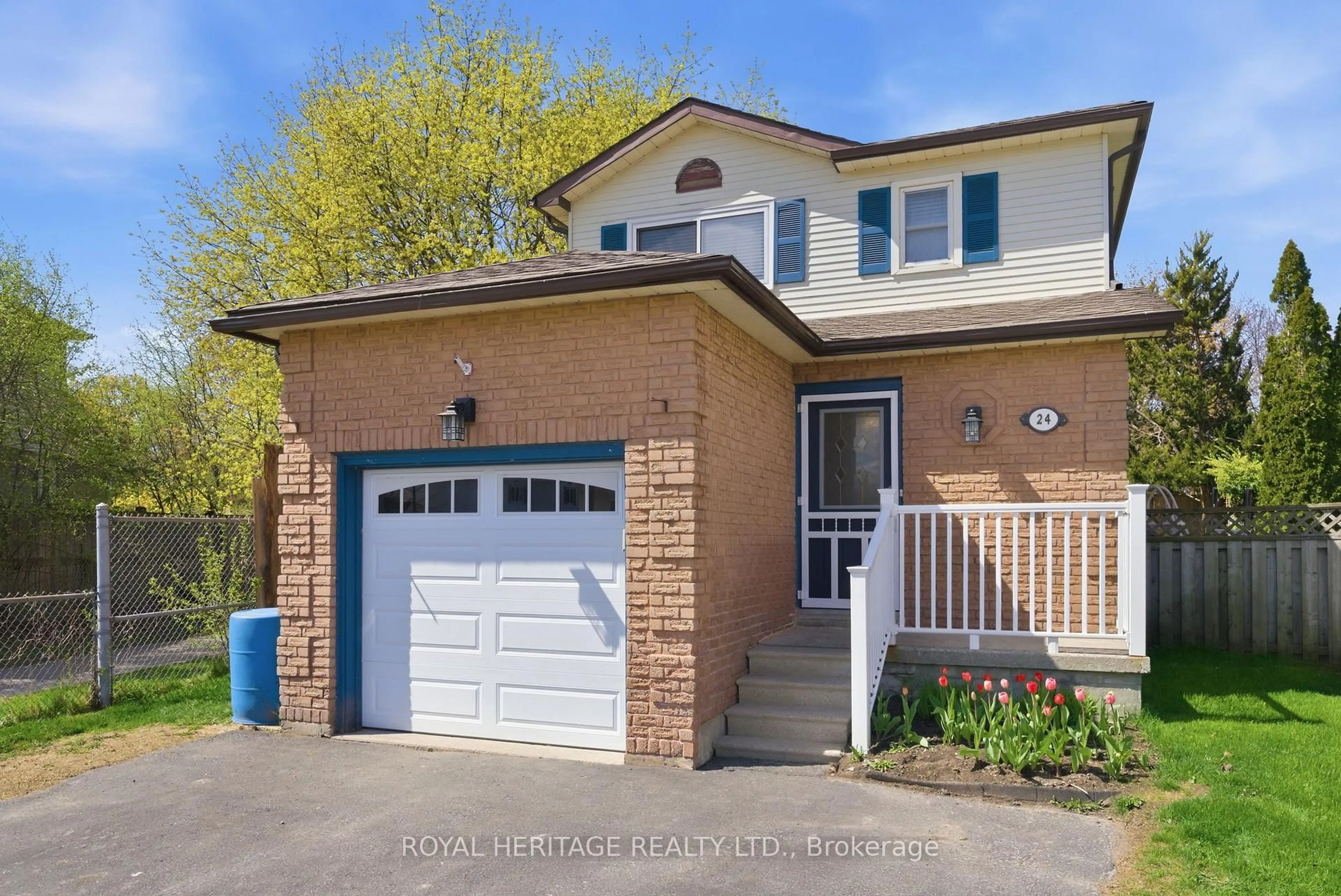 Home with brick exterior material, street for 24 Summerlea Crt, Clarington Ontario L1E 1B5