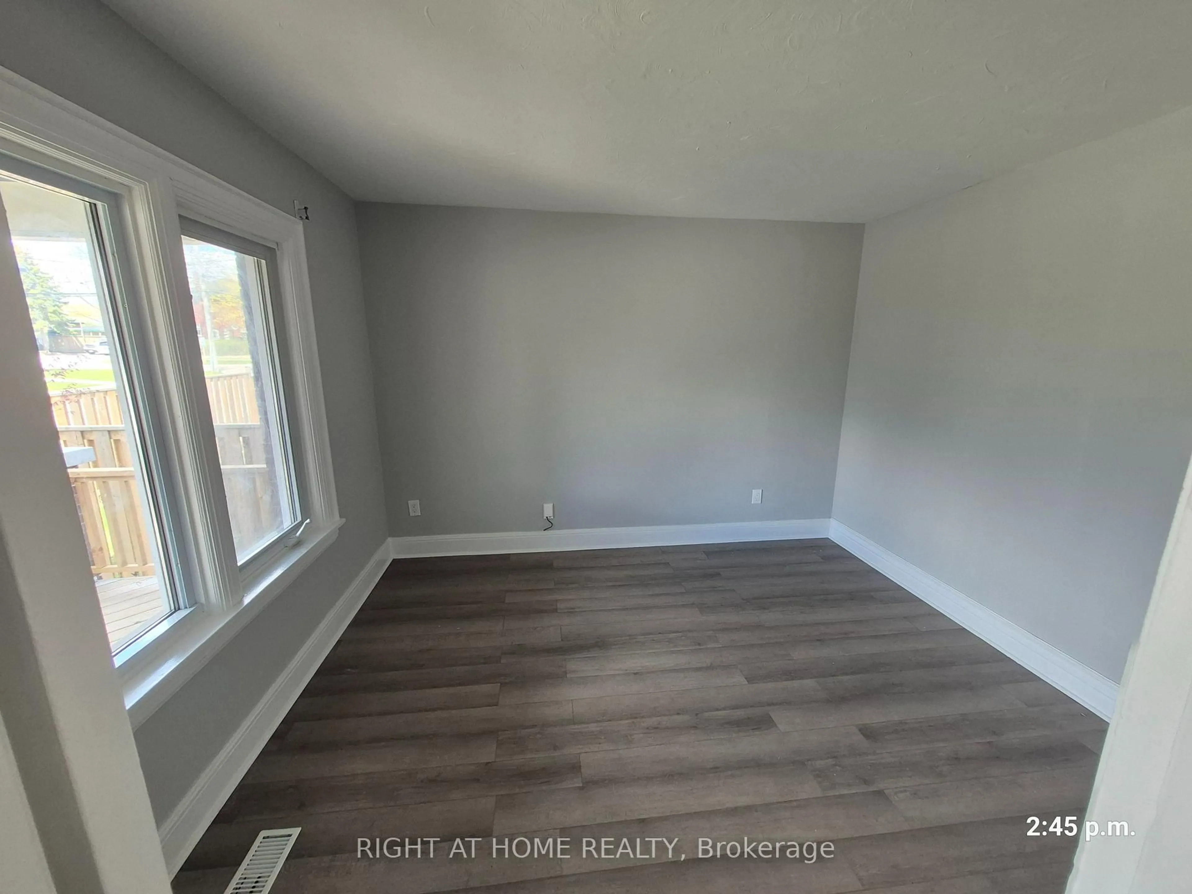 A pic of a room for 307 Eulalie Ave, Oshawa Ontario L1H 2B6
