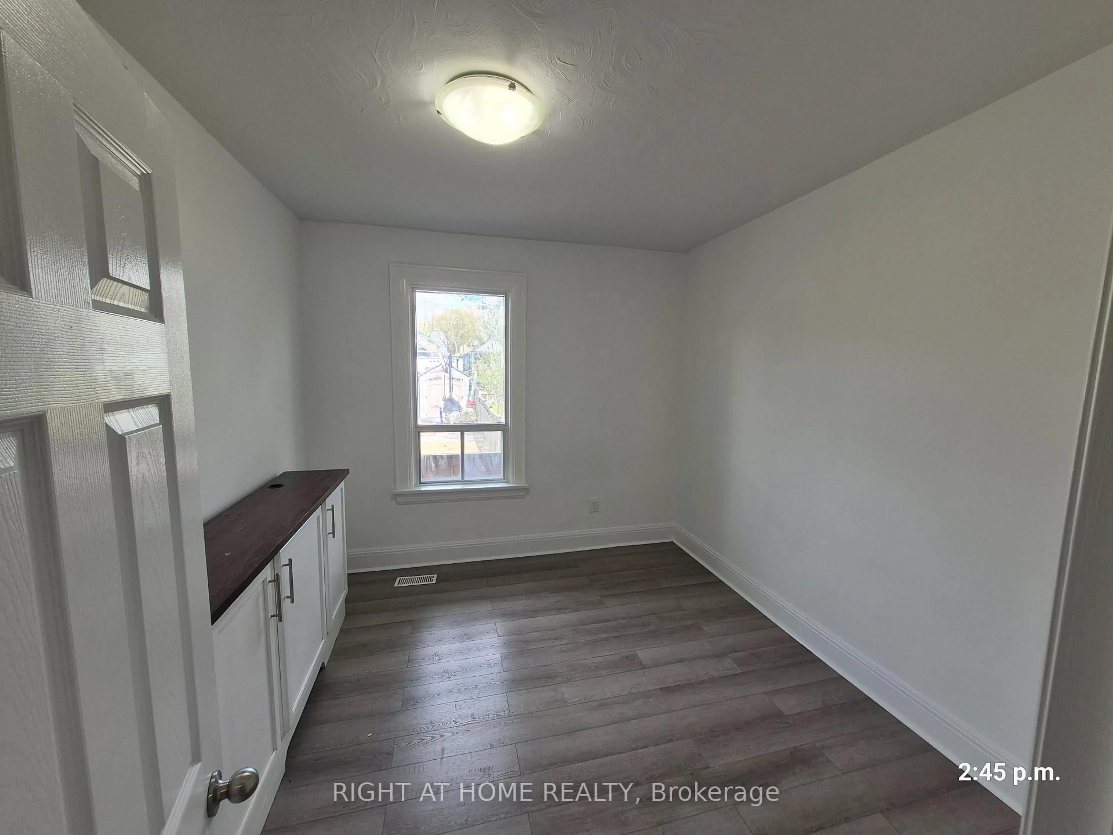 A pic of a room for 307 Eulalie Ave, Oshawa Ontario L1H 2B6