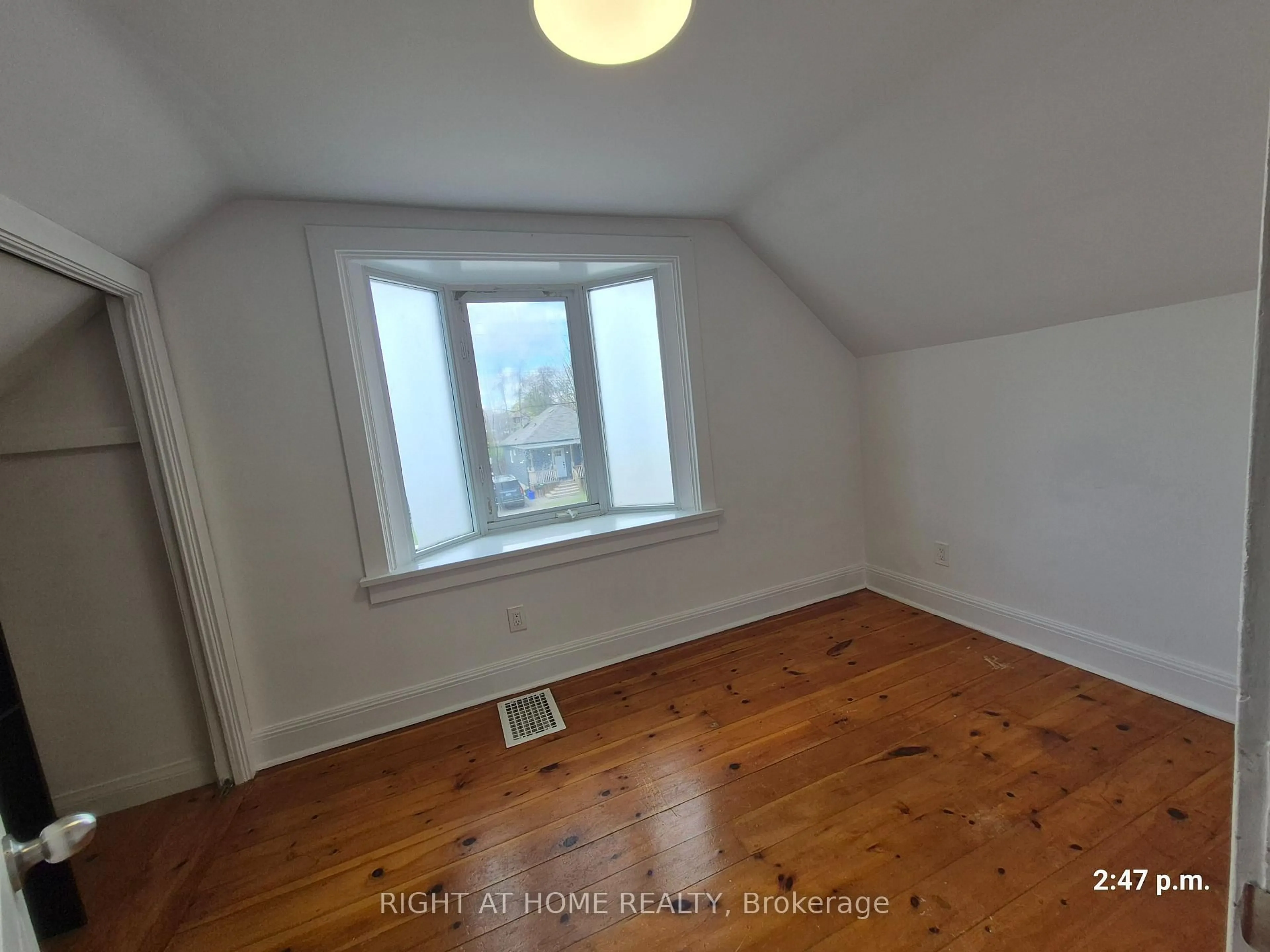 A pic of a room for 307 Eulalie Ave, Oshawa Ontario L1H 2B6