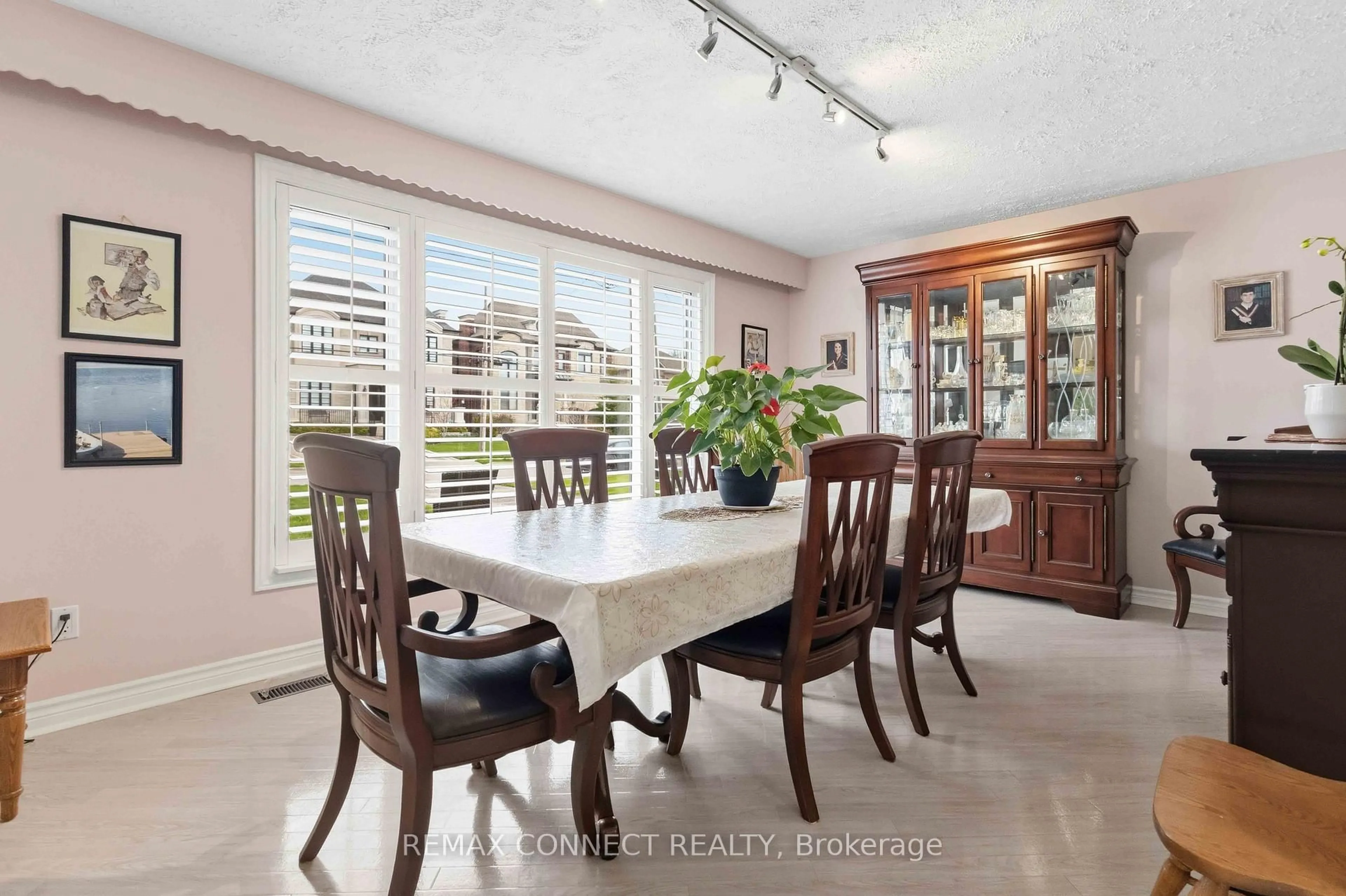 Dining room, unknown for 1805 Woodview Ave, Pickering Ontario L1V 1L3