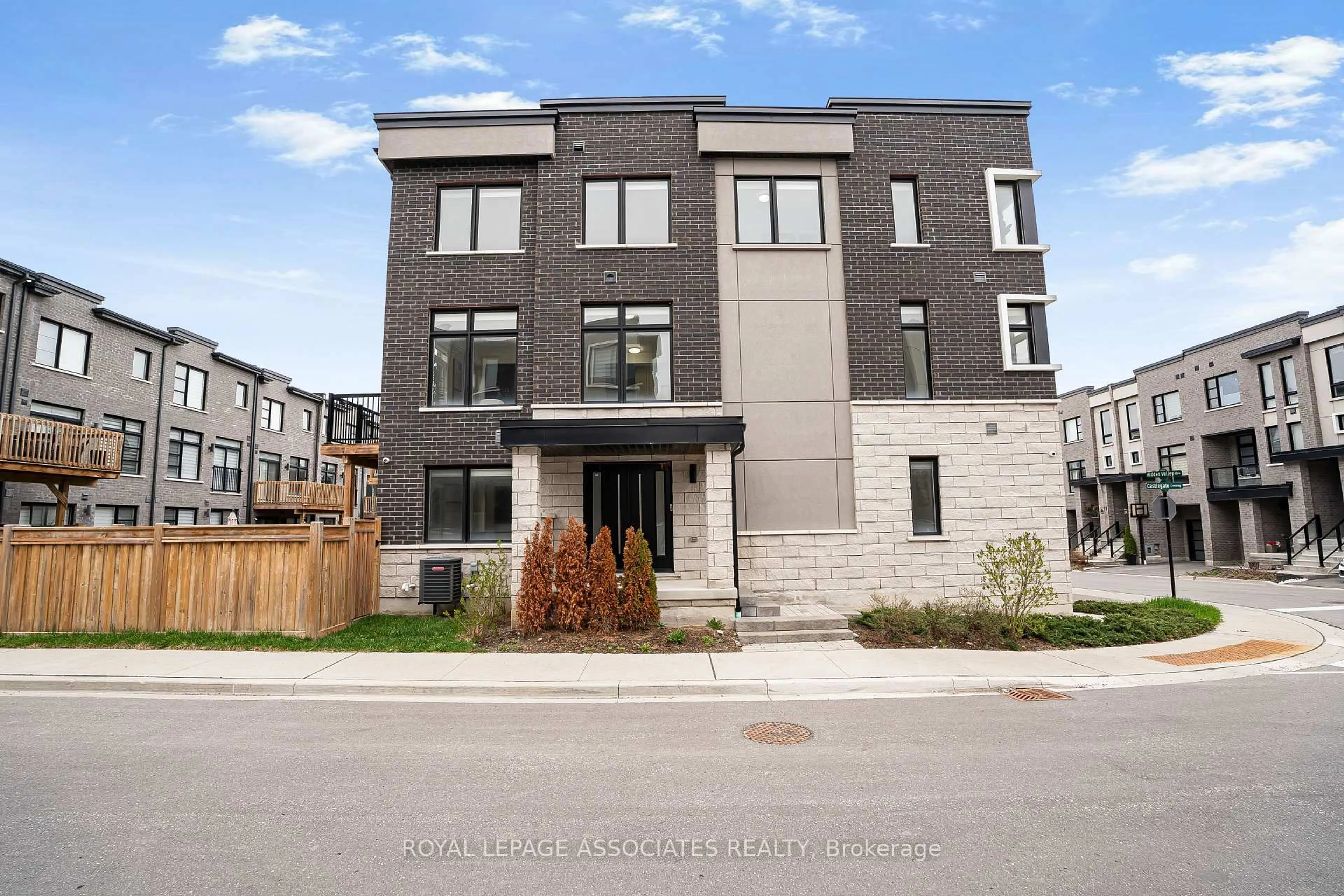 Home with brick exterior material, street for 1662 Hidden Valley Glen, Pickering Ontario L1X 0H7
