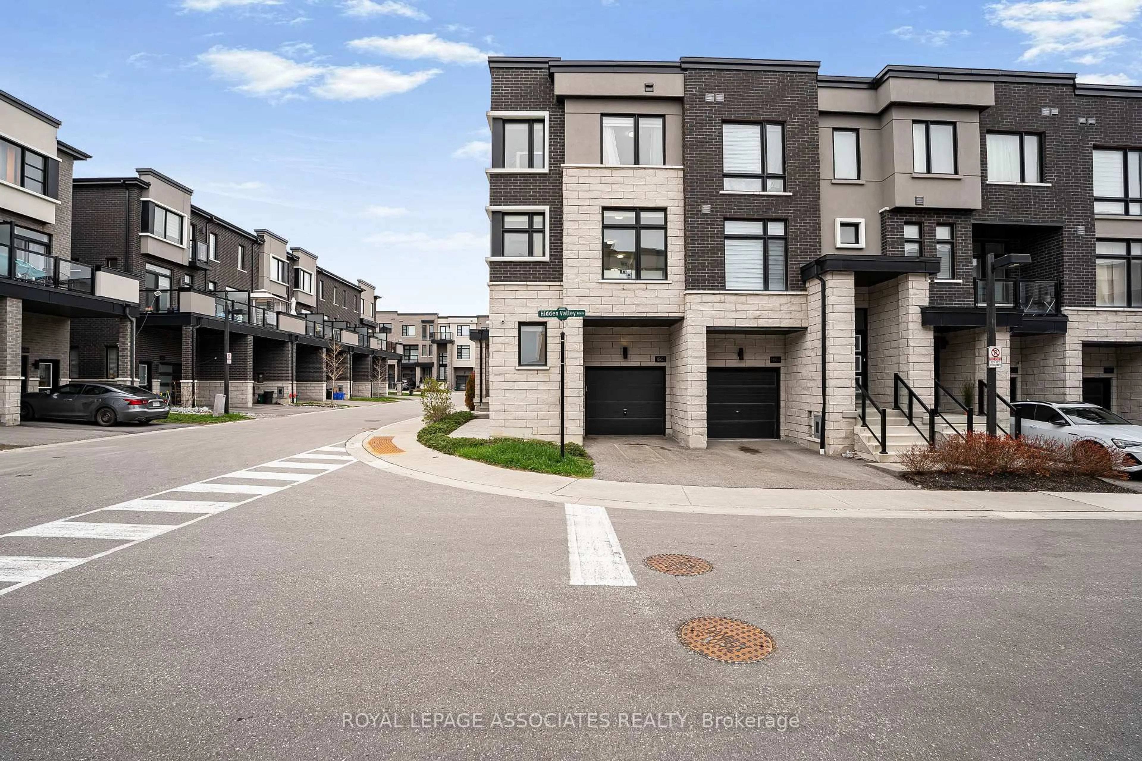 Unknown for 1662 Hidden Valley Glen, Pickering Ontario L1X 0H7
