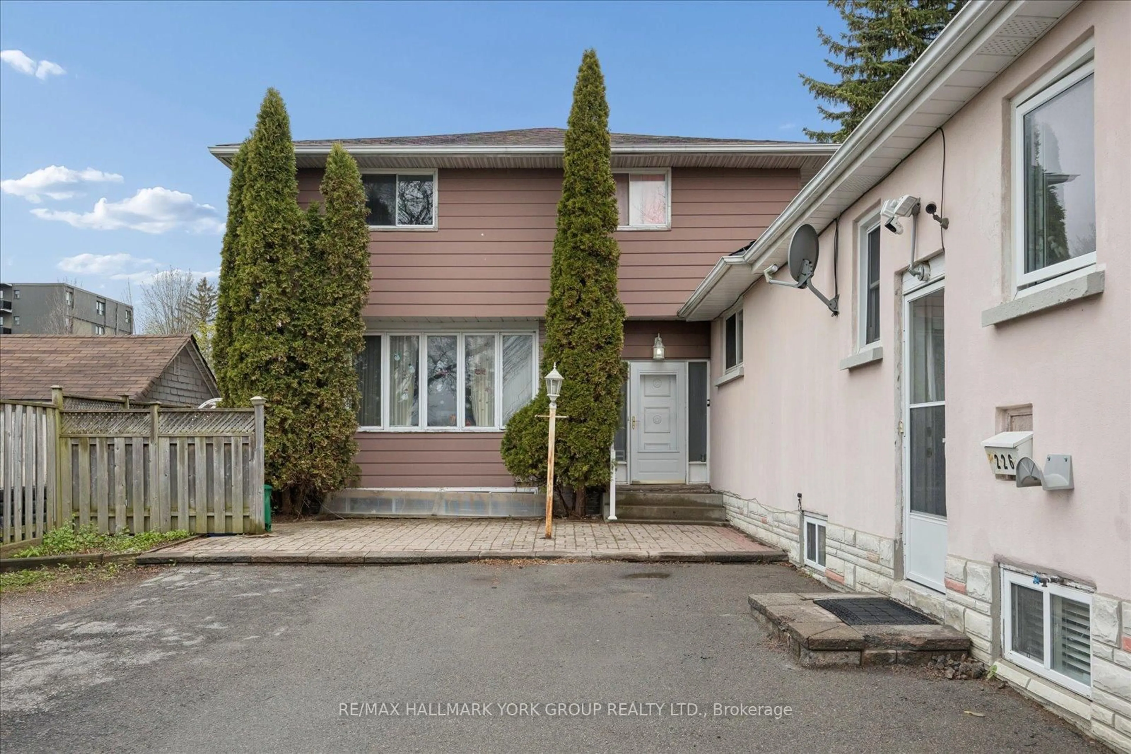 Unknown for 226 Cromwell Ave, Oshawa Ontario L1J 4T8