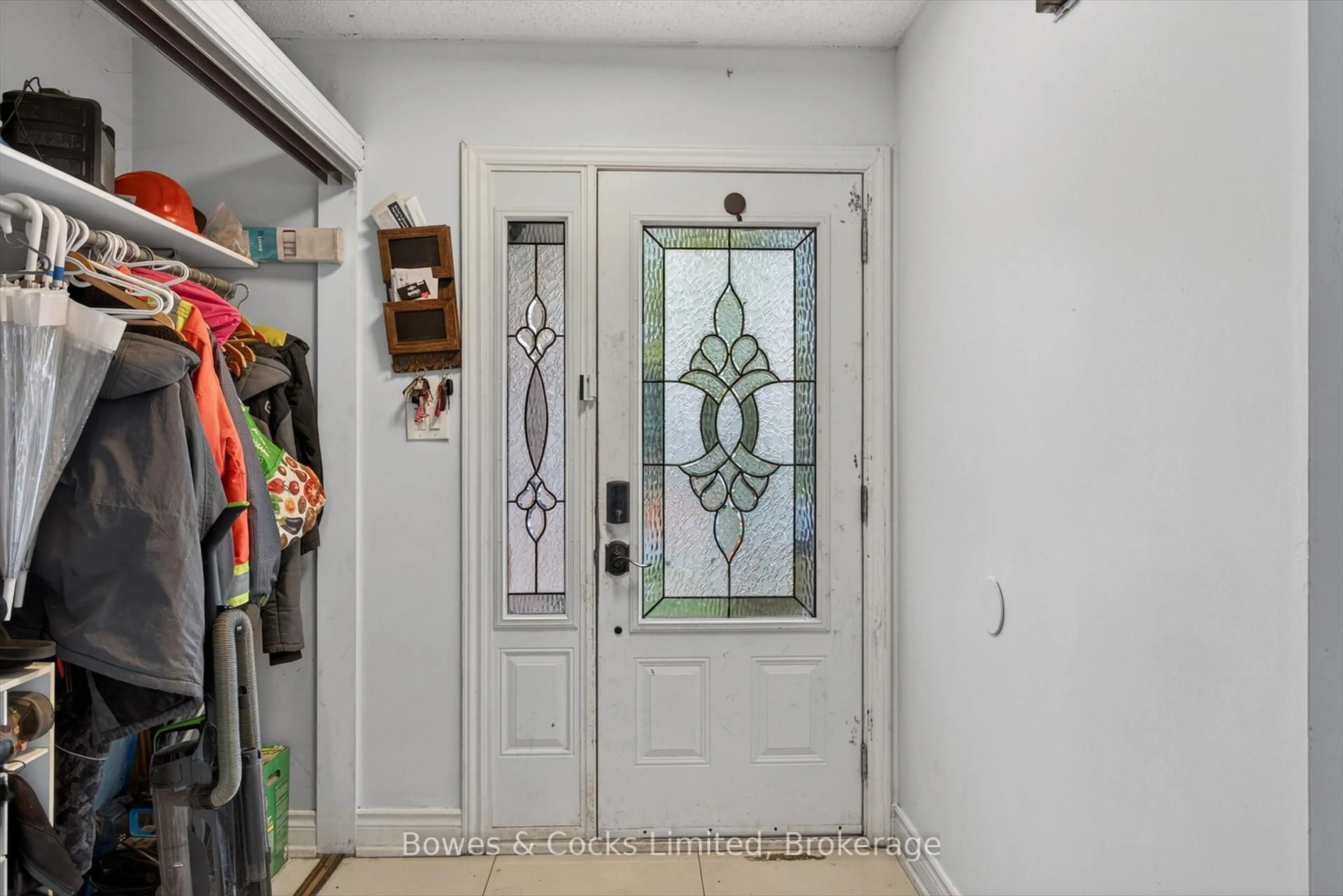 Indoor entryway for 4 Claret Rd, Clarington Ontario L1E 1V9