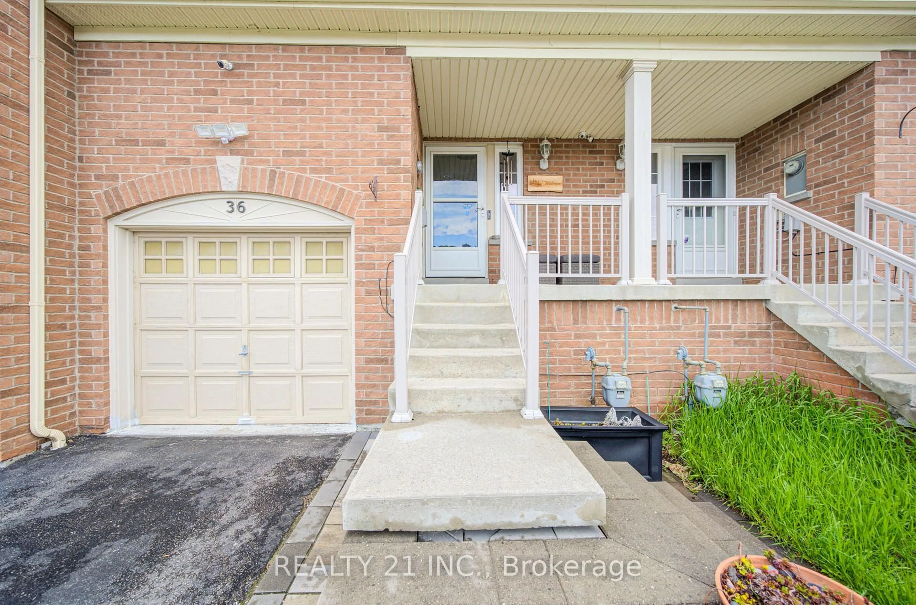 Indoor entryway for 36 Lurcook St, Ajax Ontario L1S 0E5