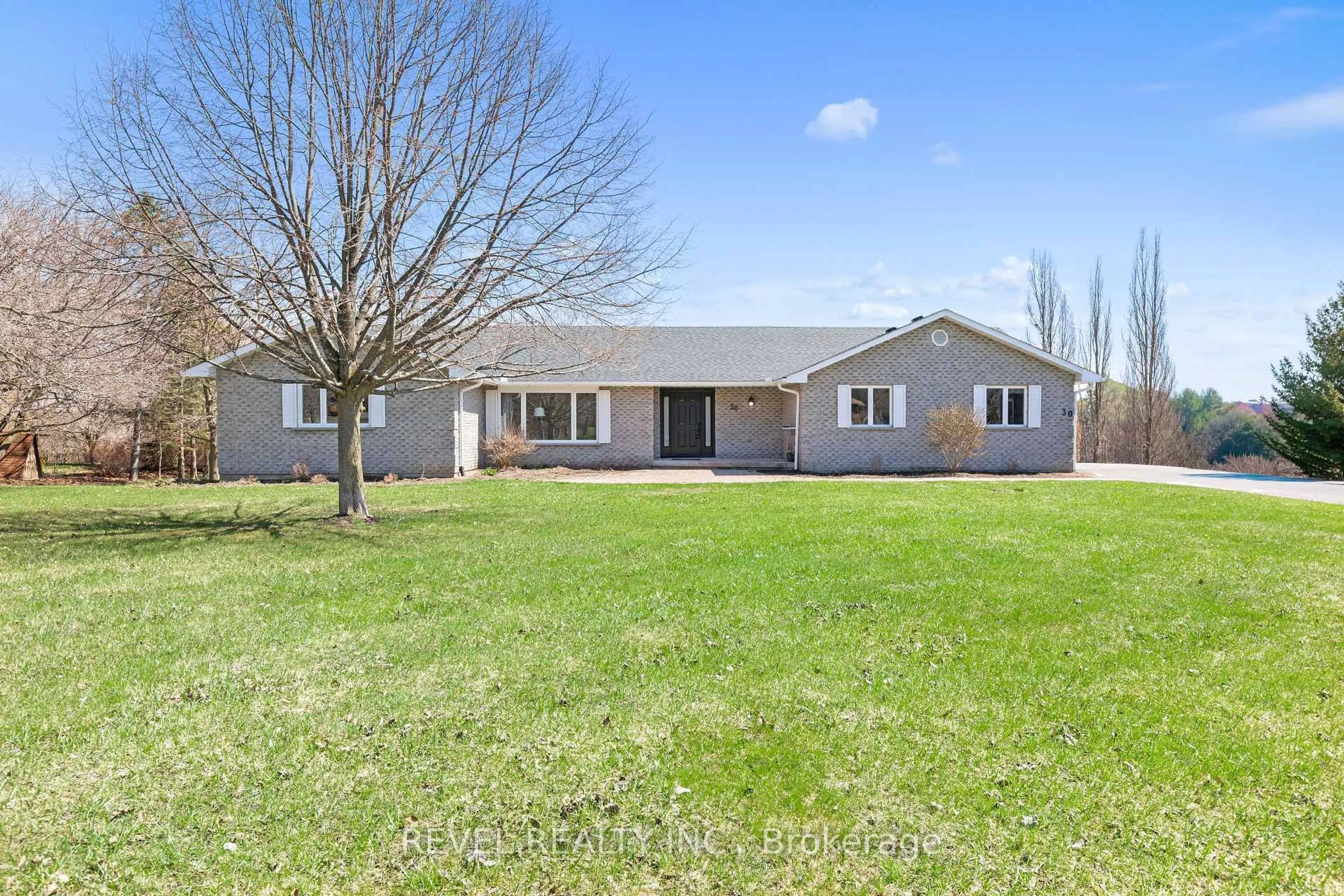 A pic from outside/outdoor area/front of a property/back of a property/a pic from drone, unknown for 30 Castle Harbour Dr, Scugog Ontario L9L 1P5