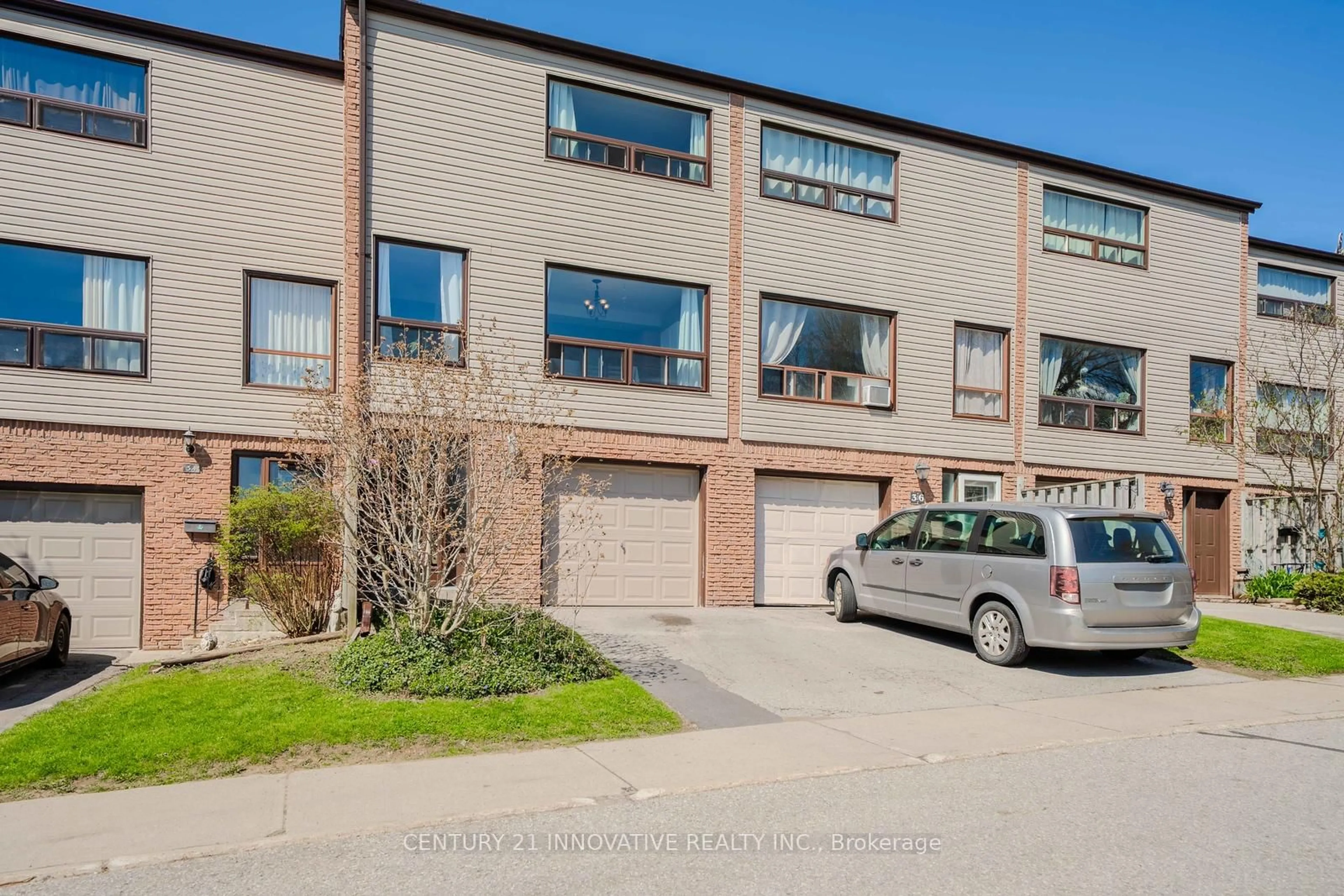 A pic from outside/outdoor area/front of a property/back of a property/a pic from drone, street for 35 The Bridle Path, Clarington Ontario L1C 3W1