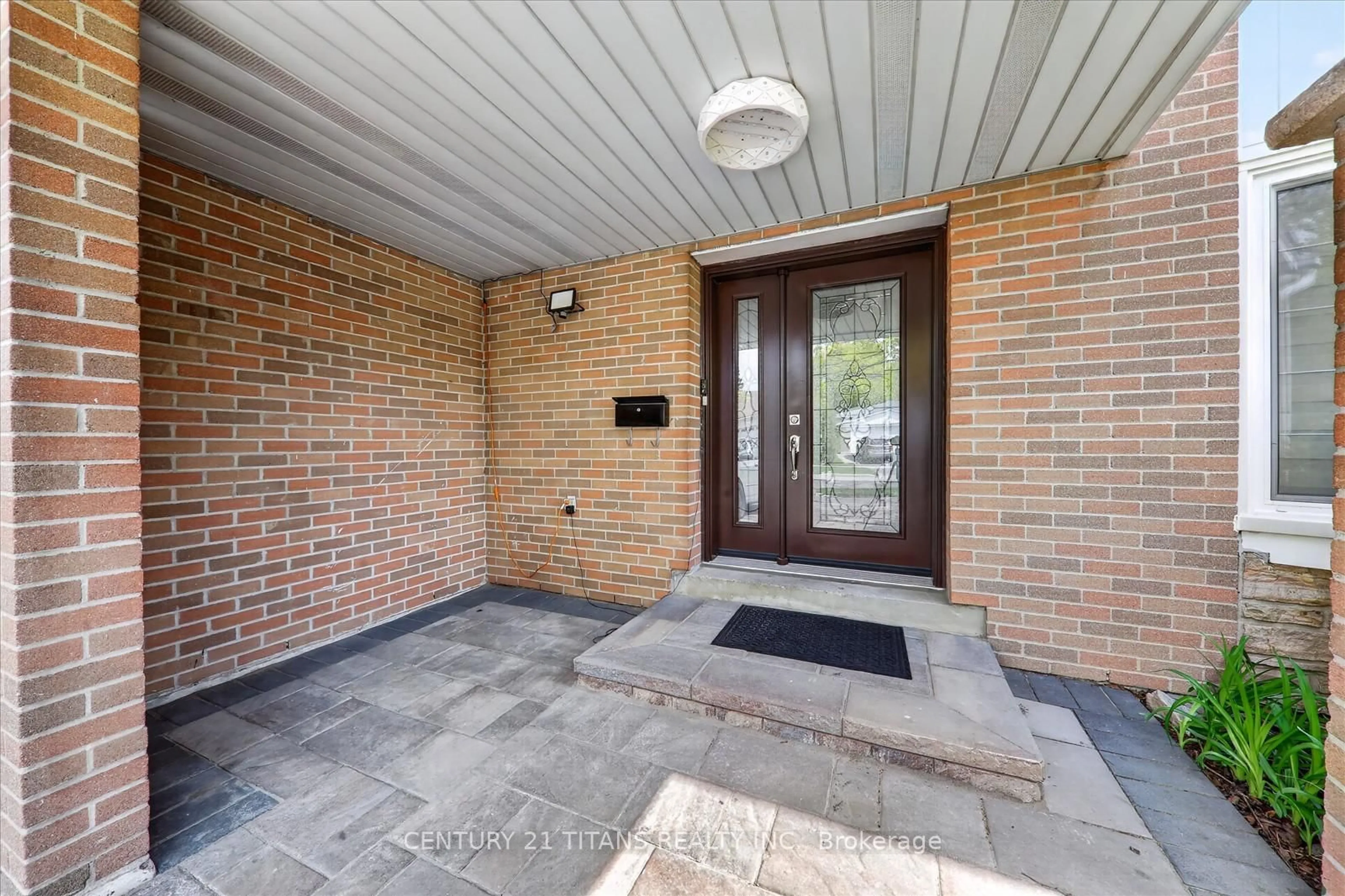 Indoor entryway for 47 Kentish Cres, Toronto Ontario M1S 2Z3
