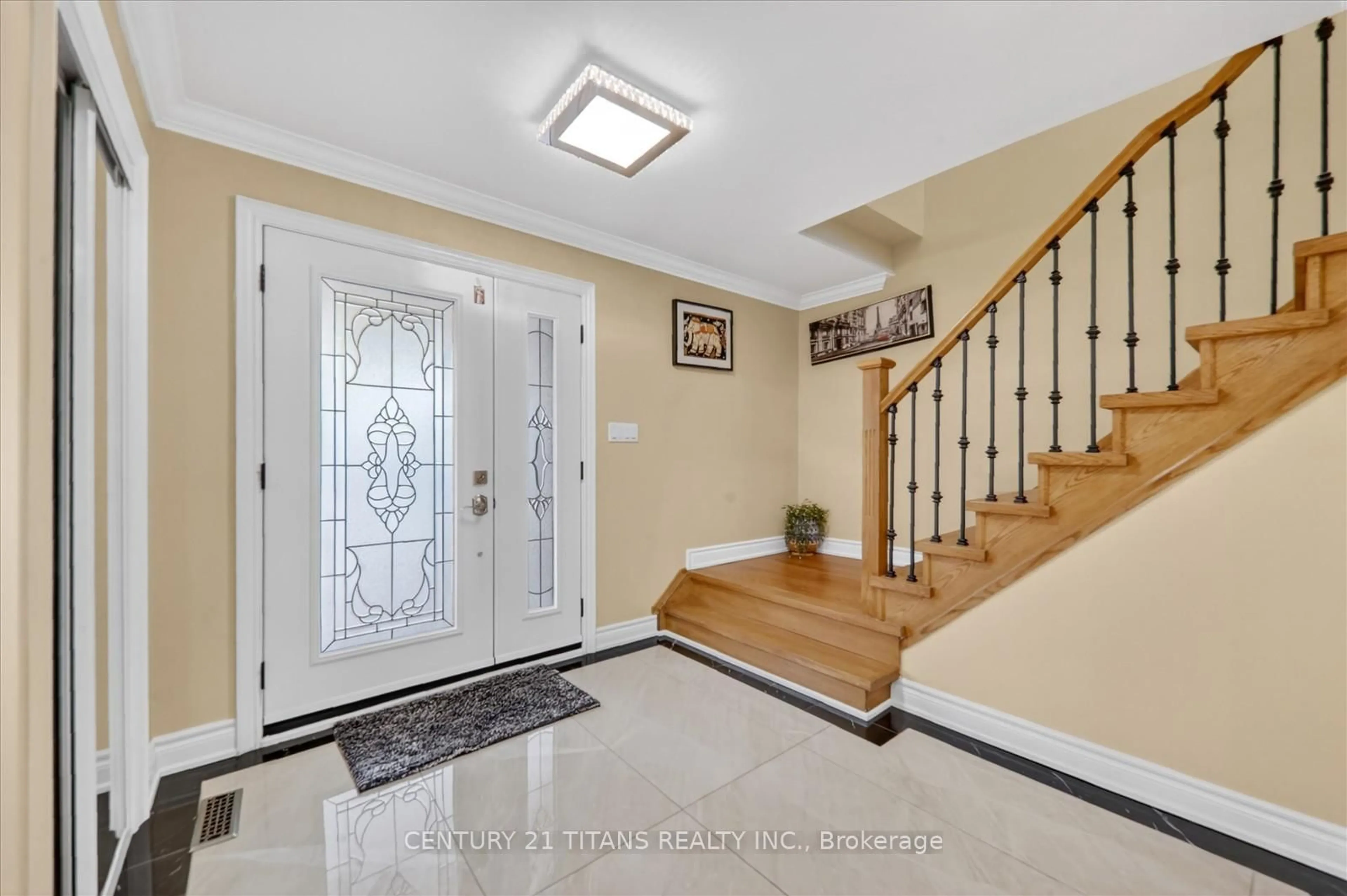 Indoor entryway for 47 Kentish Cres, Toronto Ontario M1S 2Z3