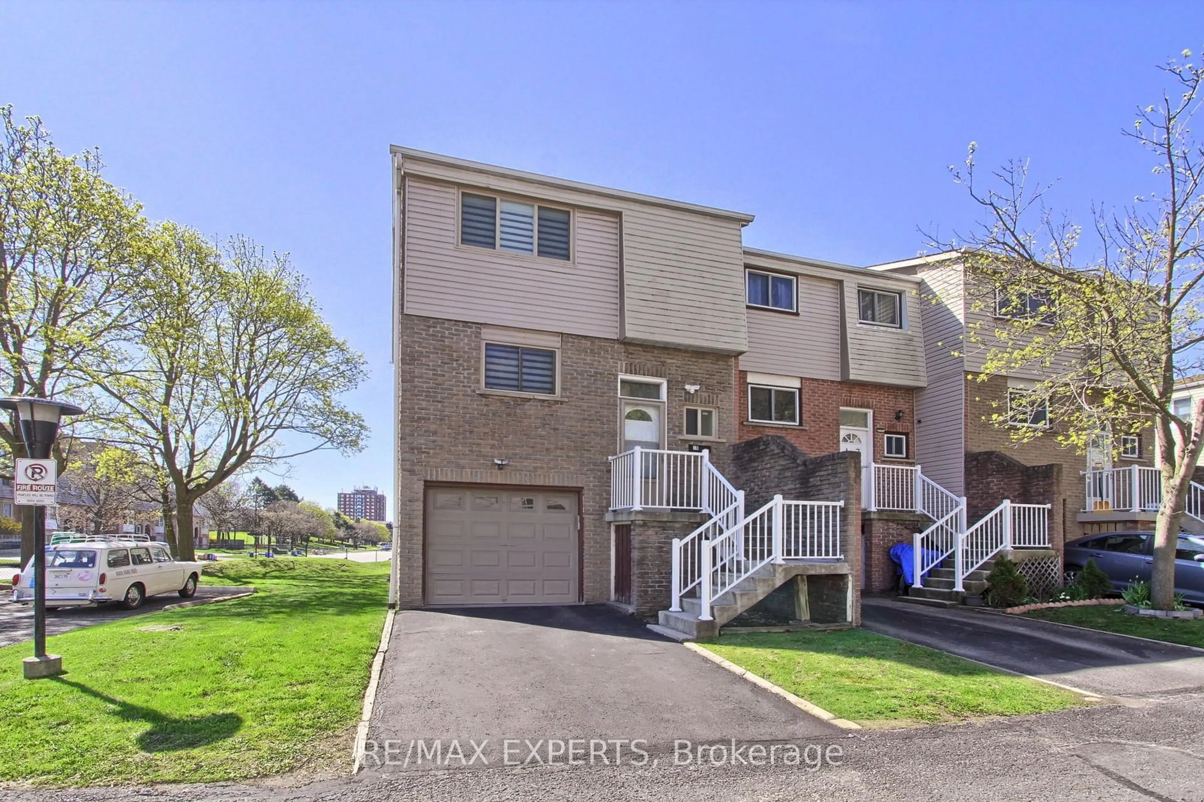 Unknown for 1655 Geta Circ #16, Pickering Ontario L1V 3B5