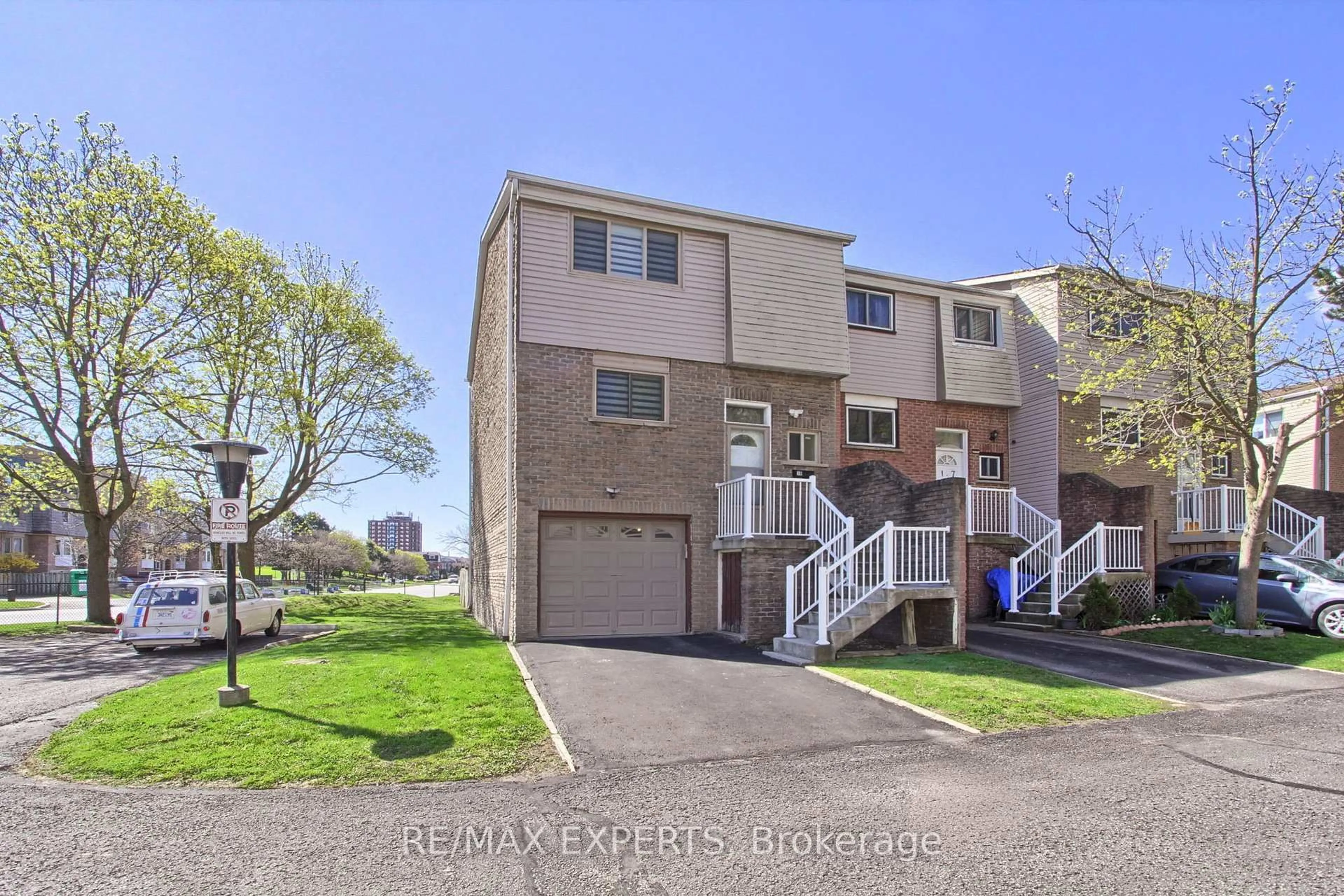 Unknown for 1655 Geta Circ #16, Pickering Ontario L1V 3B5