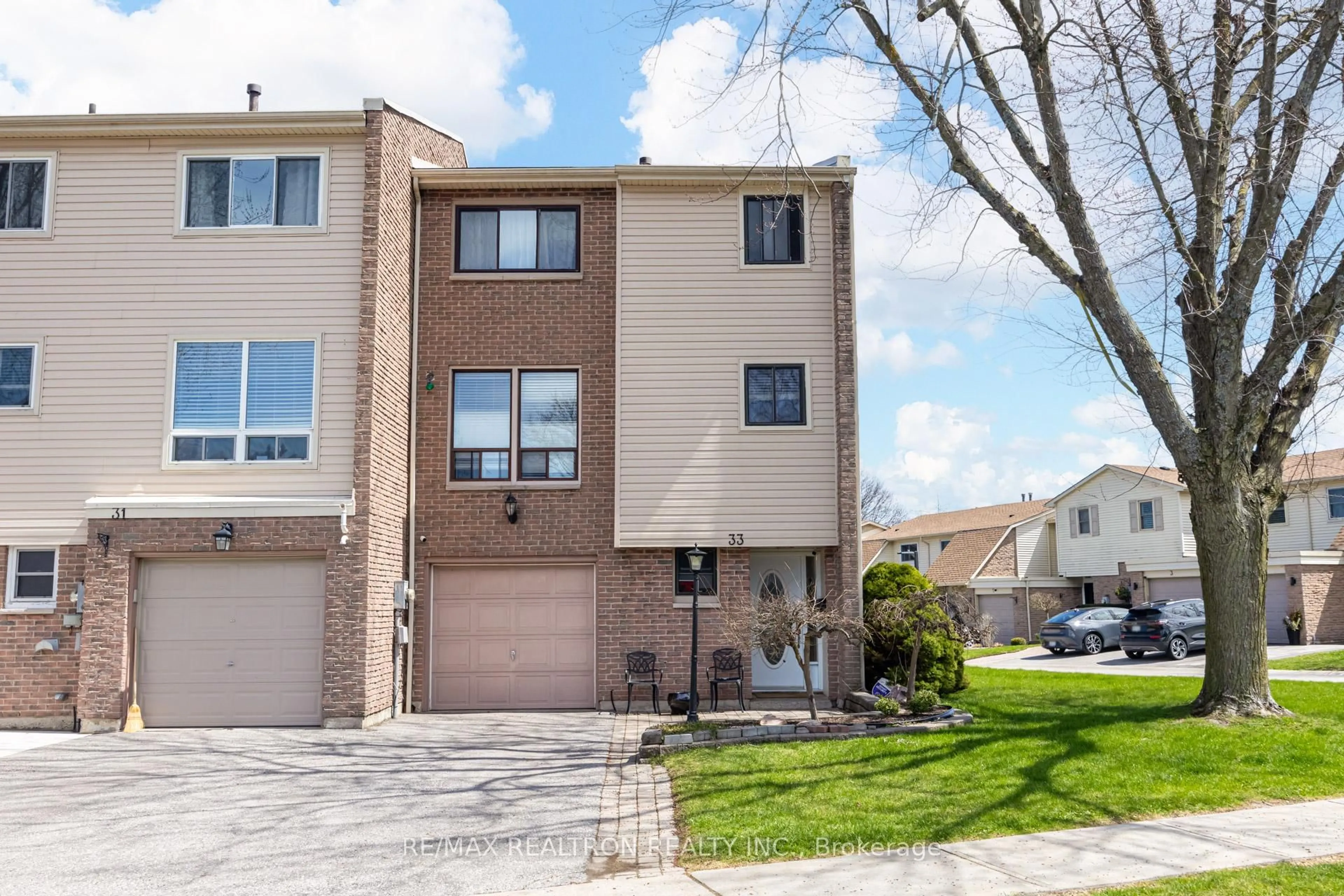 Unknown for 33 Clover Ridge Dr, Ajax Ontario L1S 3M5