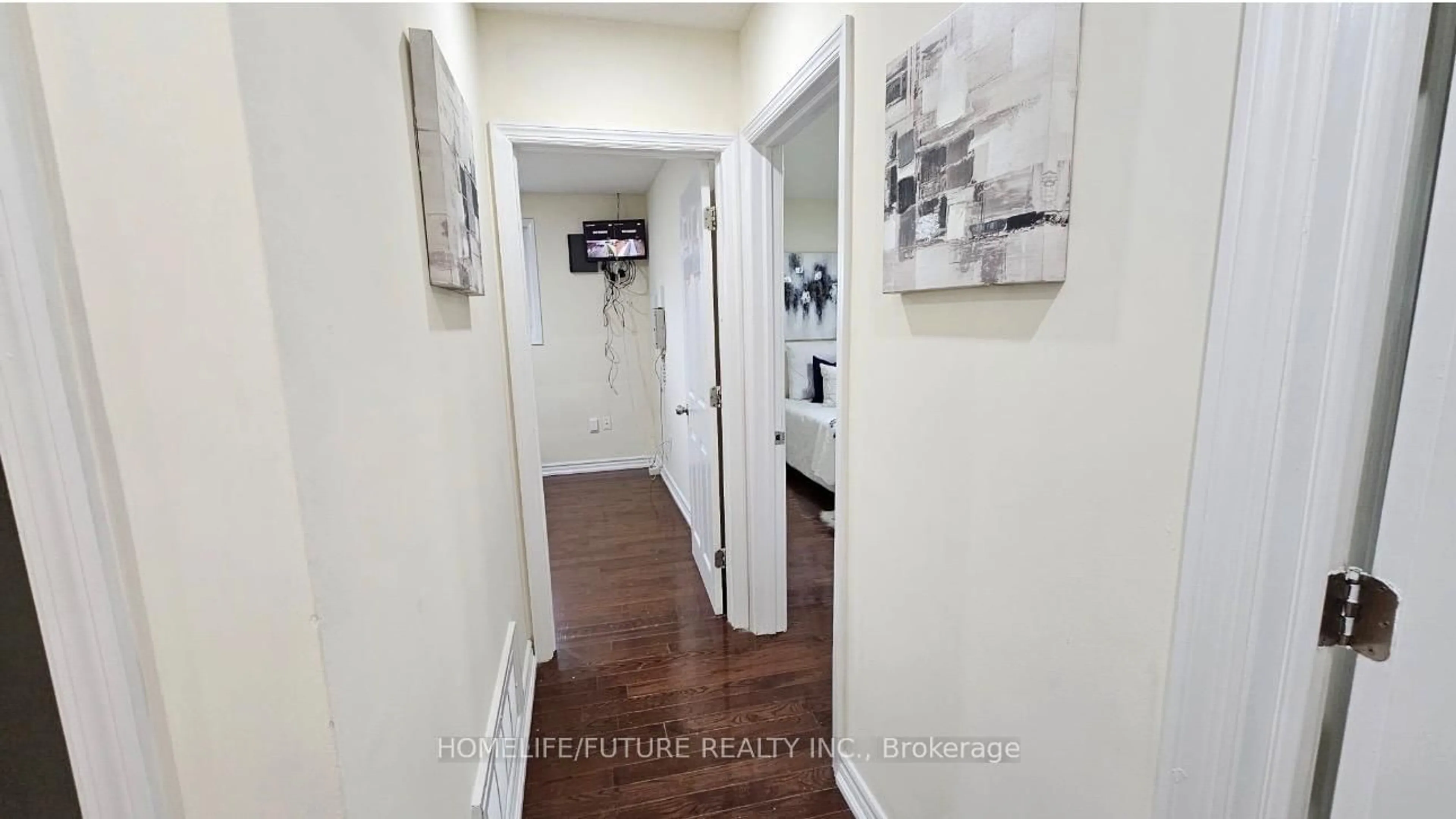 Indoor entryway for 9 Faraday Dr, Toronto Ontario M1H 2R9