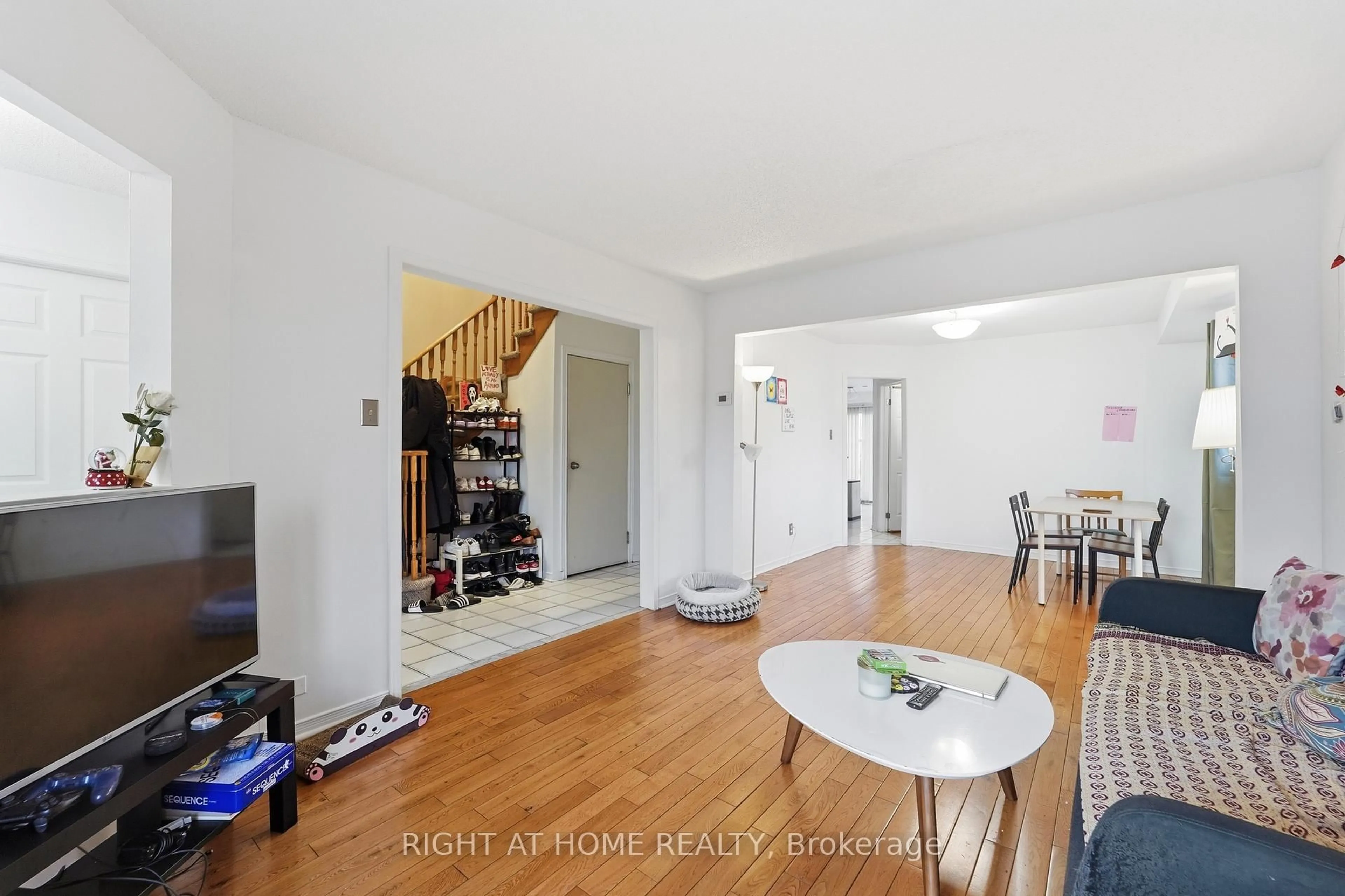 Unknown for 141 Sandown Ave, Toronto Ontario M1N 3W6