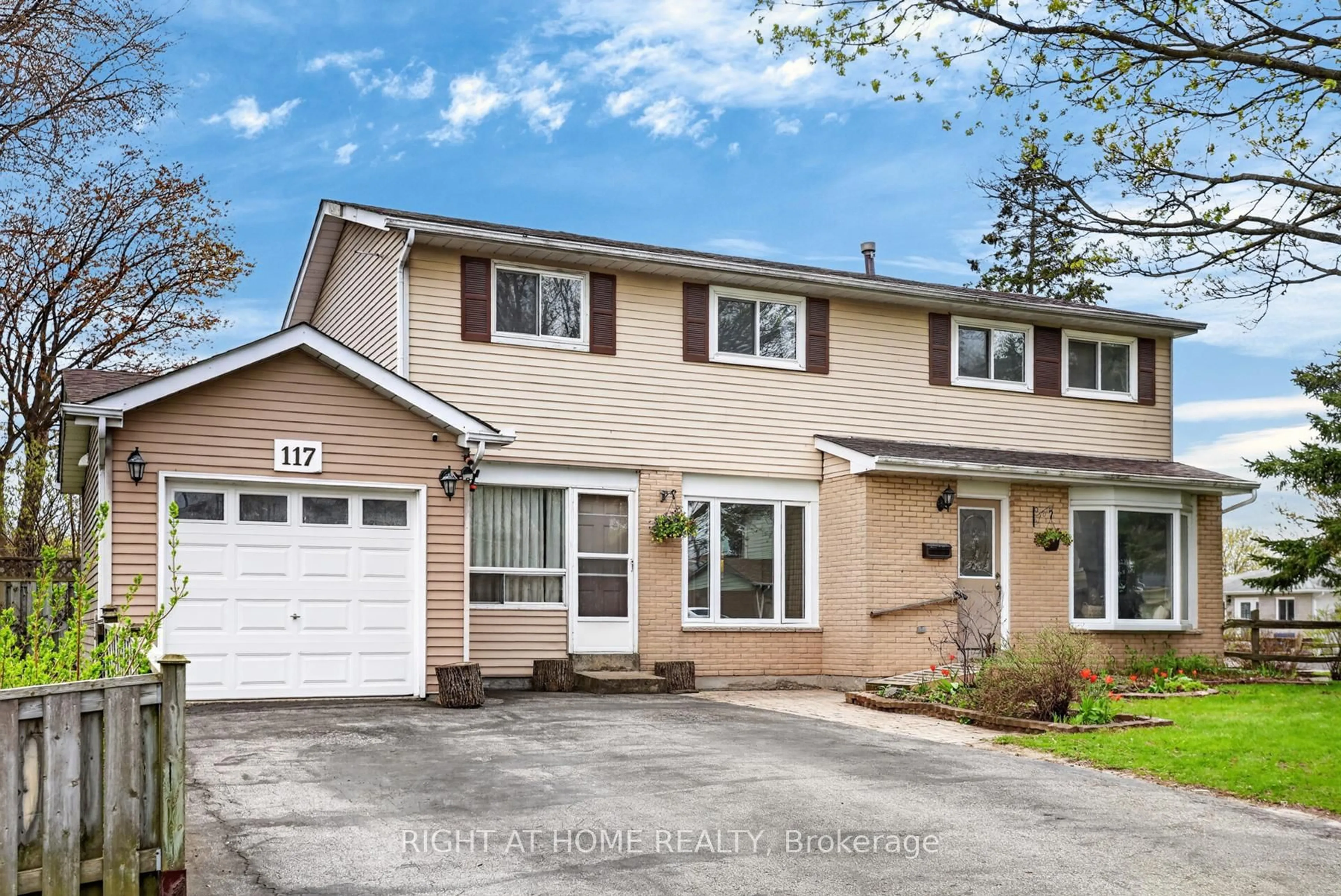 Home with vinyl exterior material, street for 117 Rands Rd, Ajax Ontario L1S 3H7