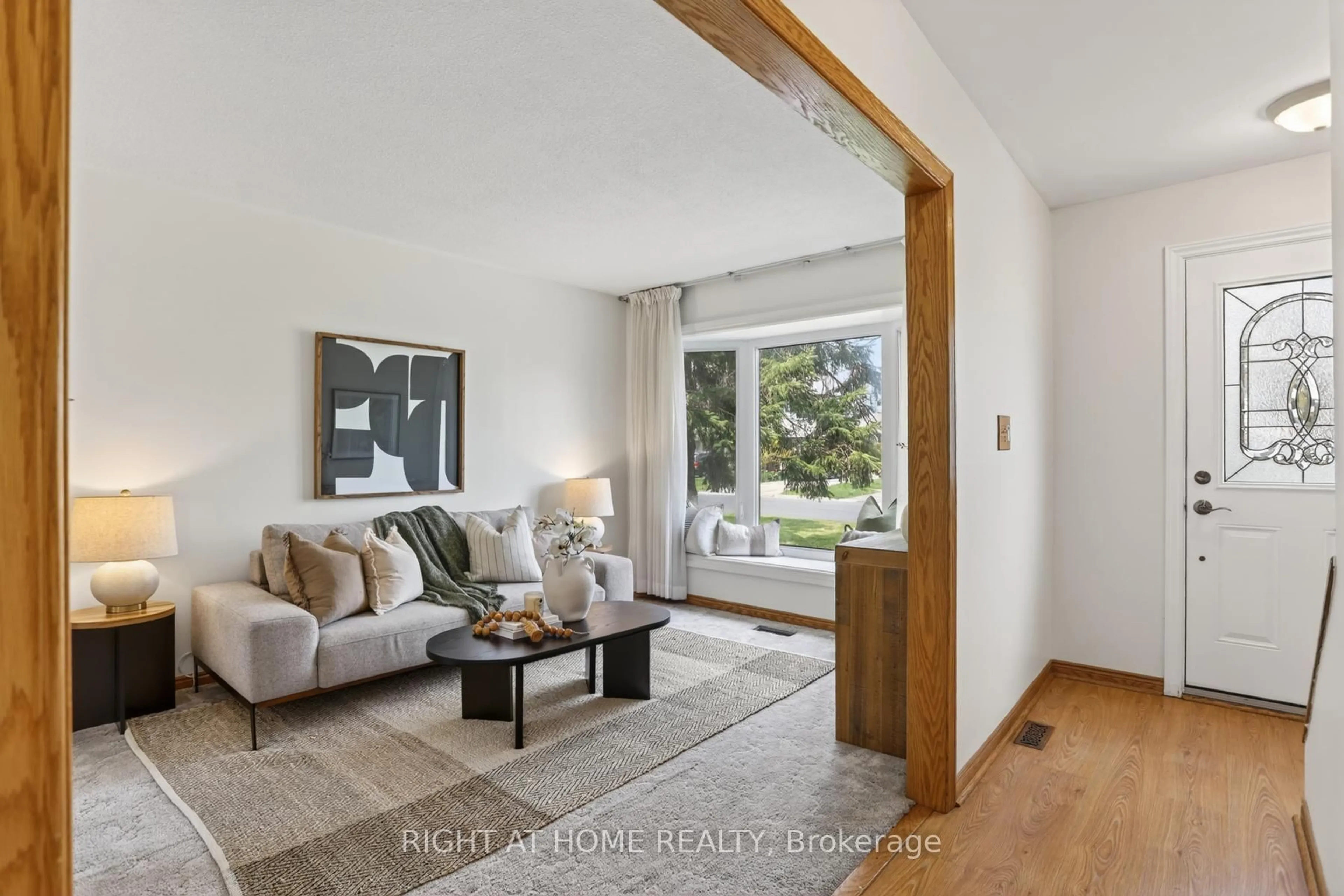 Living room with furniture, unknown for 117 Rands Rd, Ajax Ontario L1S 3H7